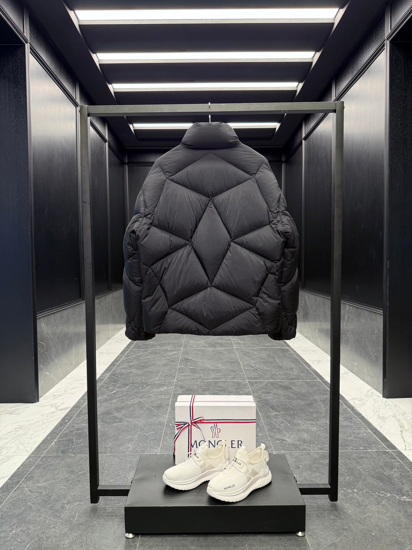 MONC VARDAR JACKET