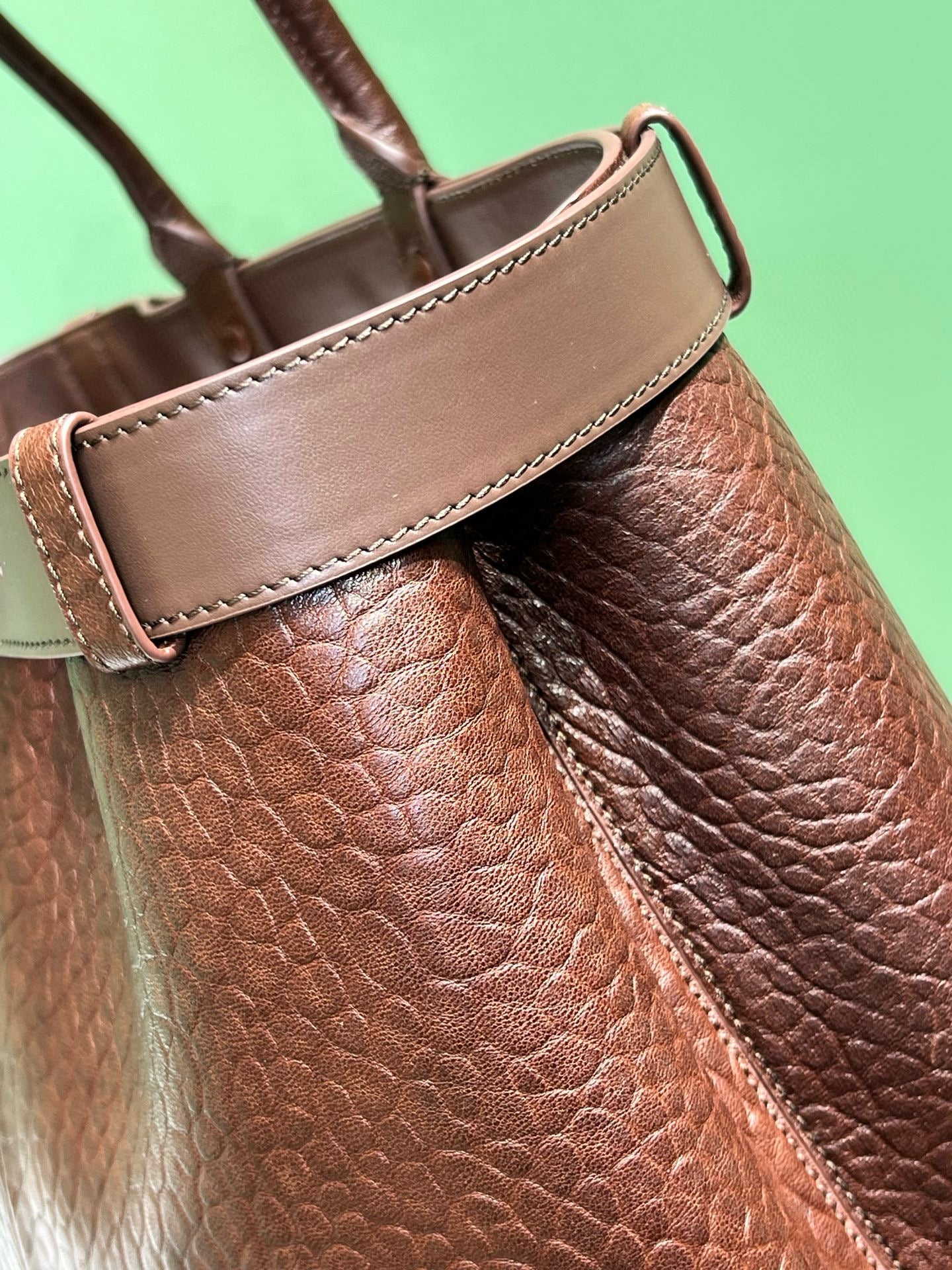 PD BUCKLE NAPPA LEATHER BAG