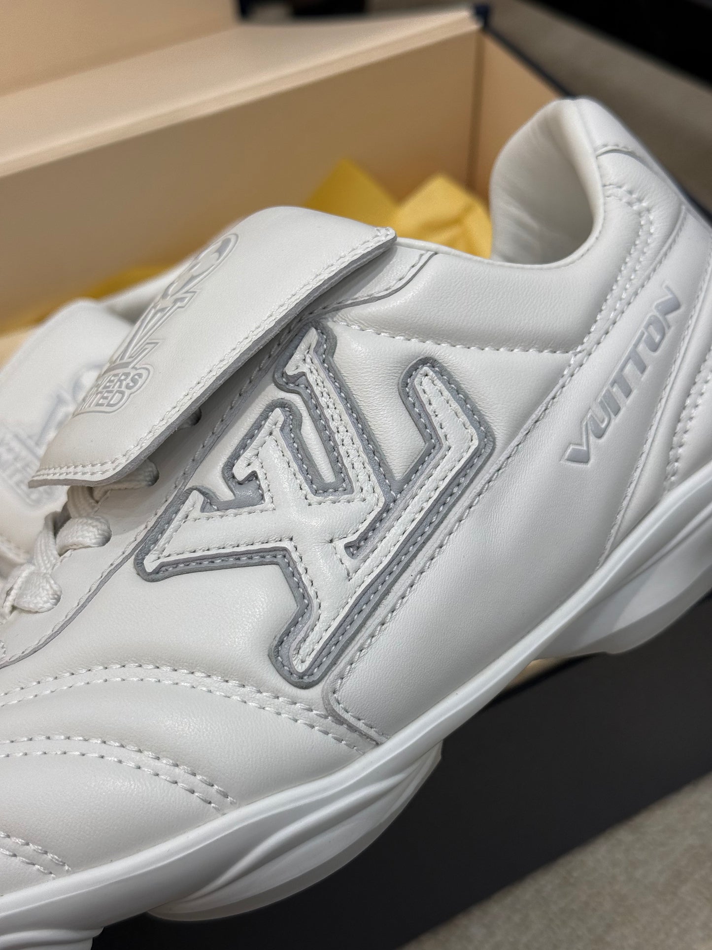 LOU FOOTPRINT SNEAKER