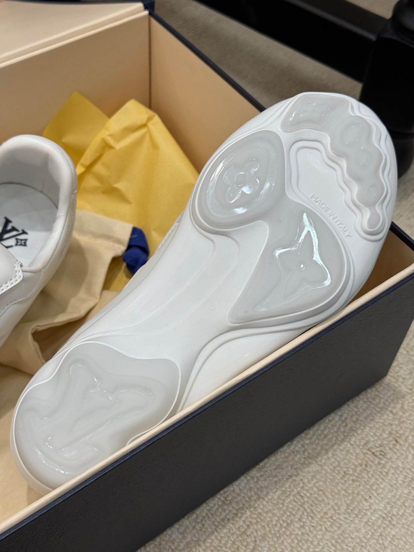 LOU FOOTPRINT SNEAKER