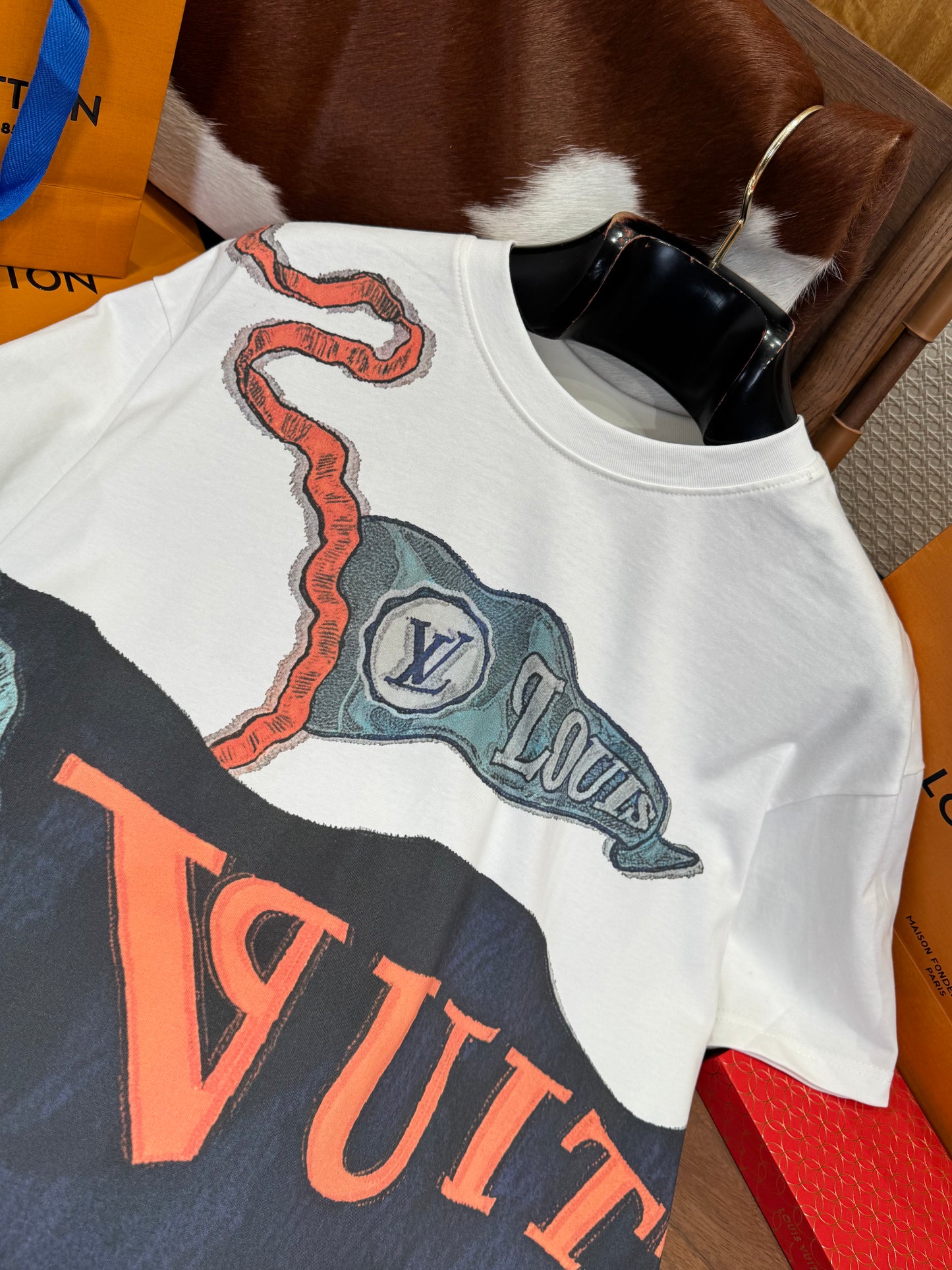 LOU T-SHIRT