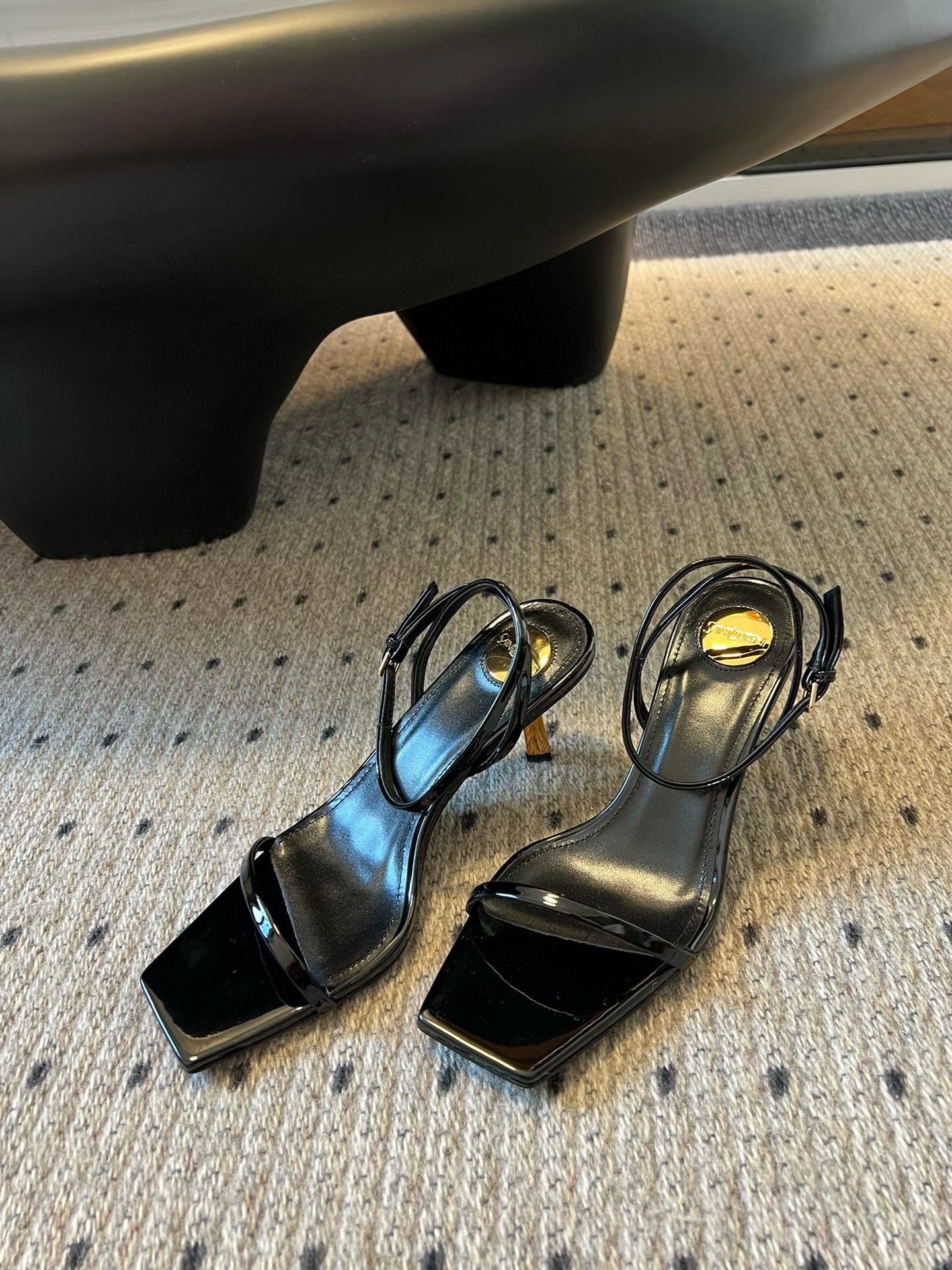 SL HEELS
