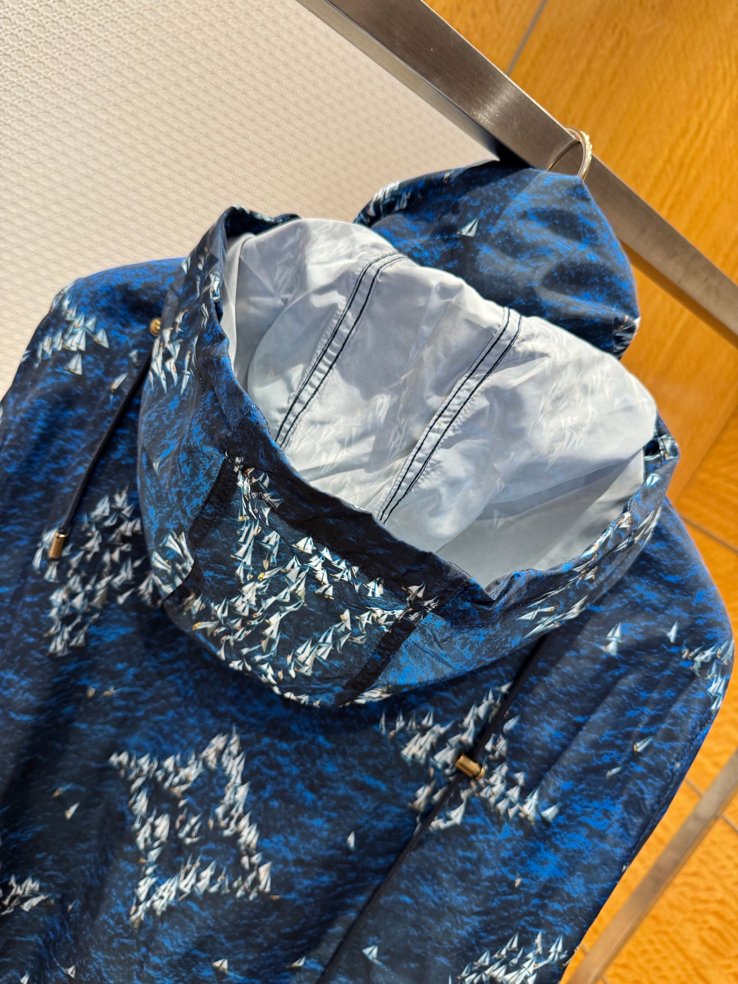 LOU JACKET