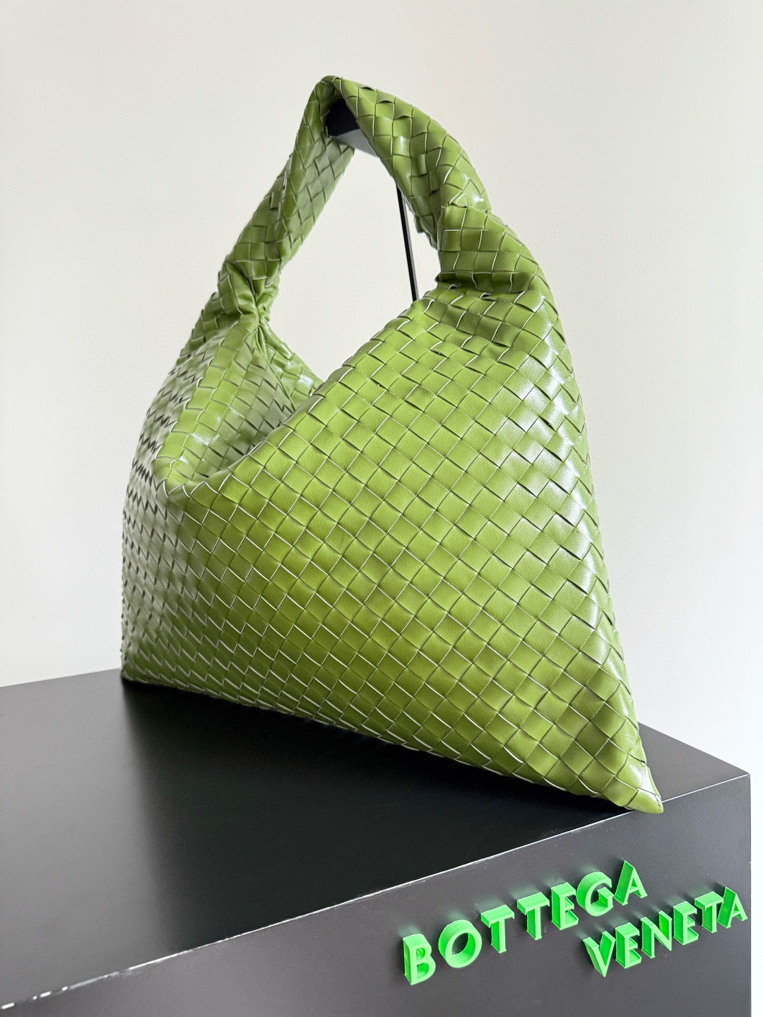 BOTT V LARGE HOP BAG