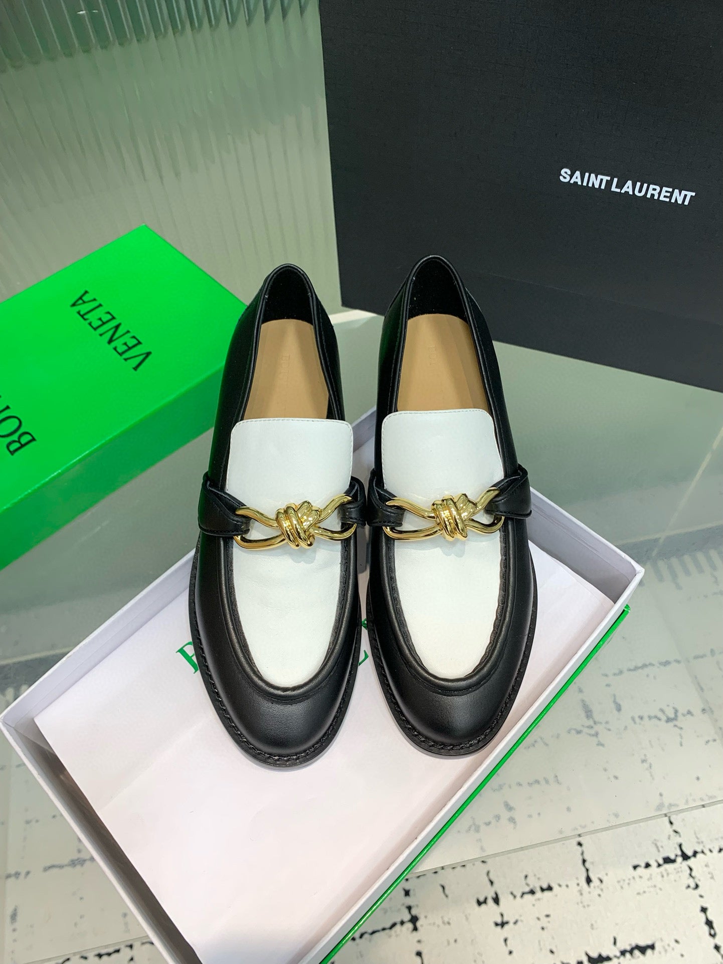 BOTT LOAFERS