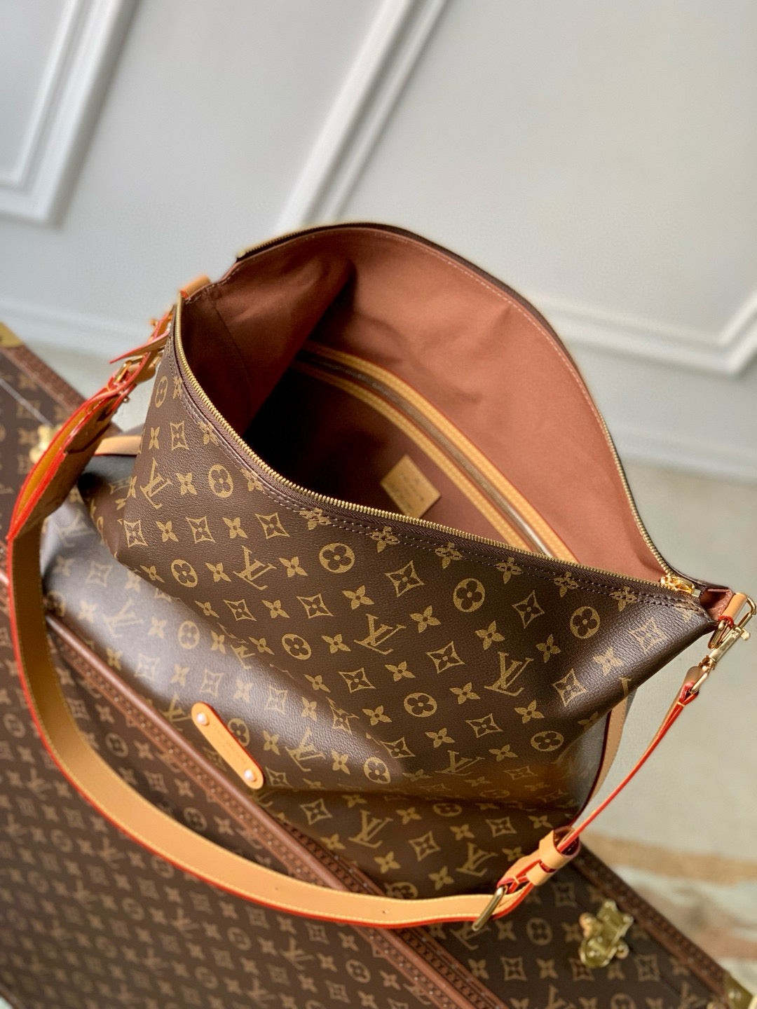 LOU VAGABOND HOBO BAG