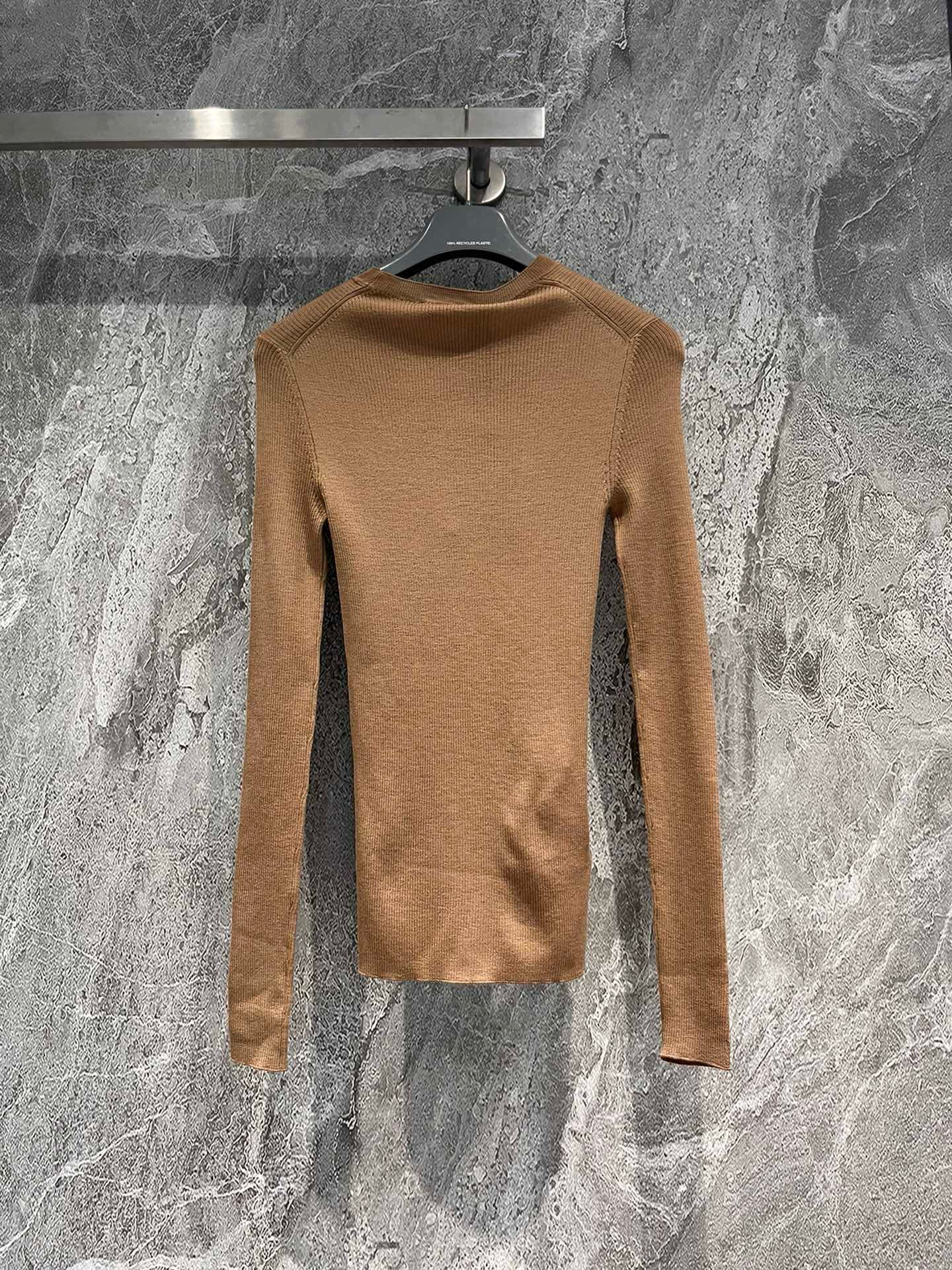 PD KNITTED TOP