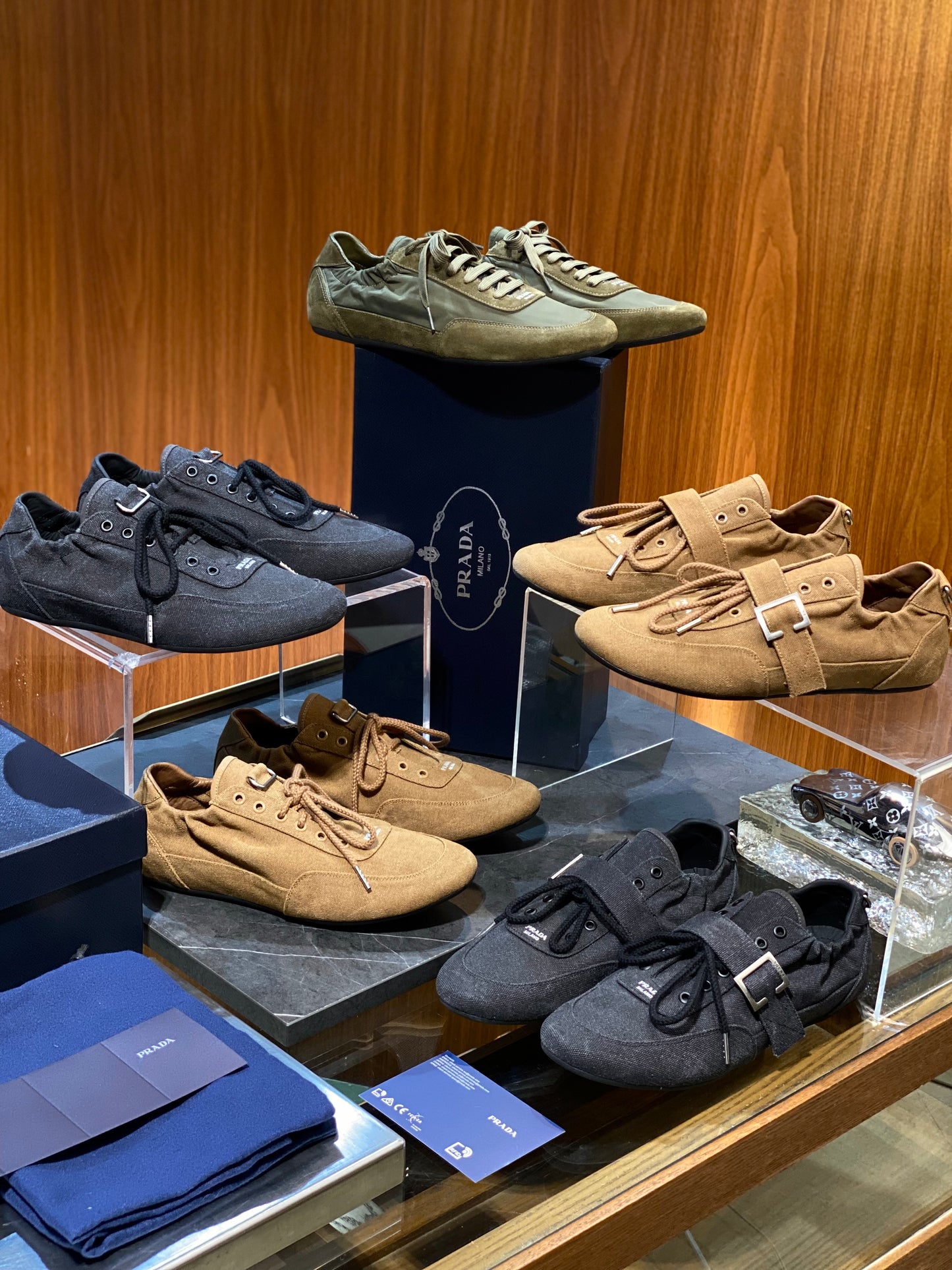 PD COLLAPSE SNEAKER