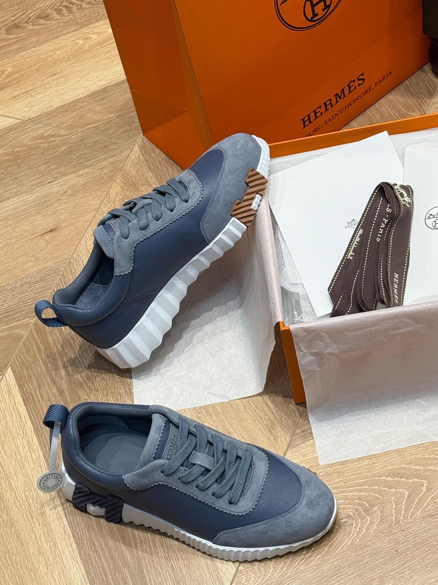 HERM BOUNCING SNEAKER