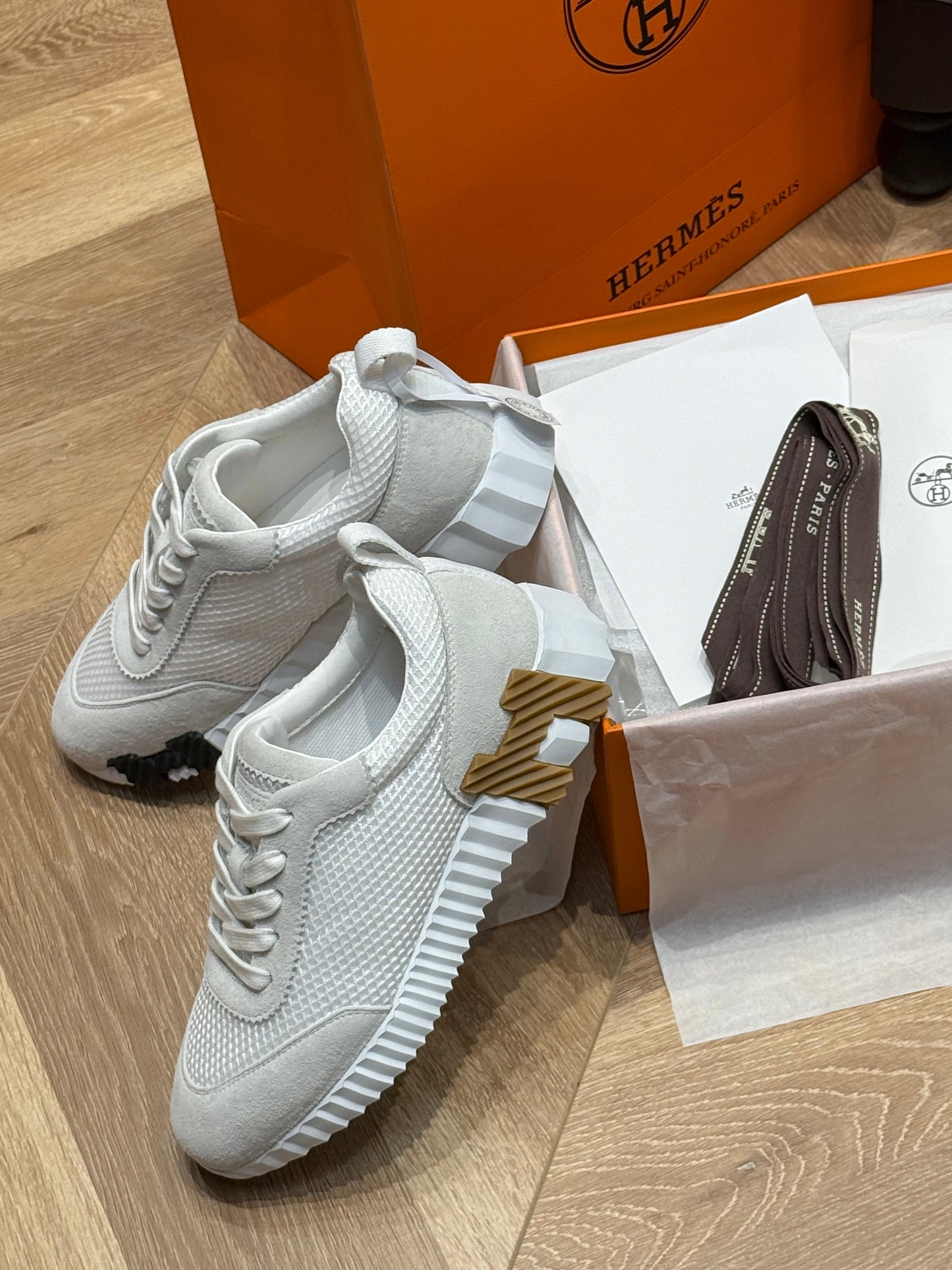 HERM BOUNCING SNEAKER