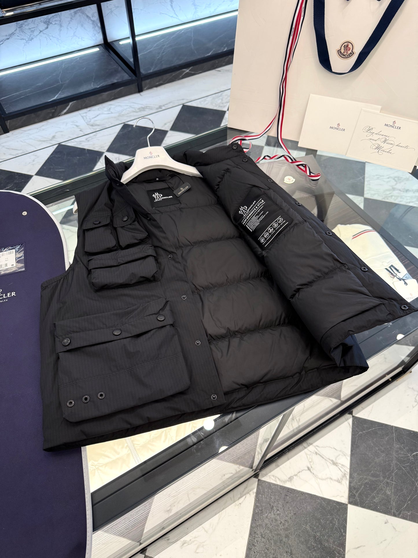 MONC TONGASS VEST