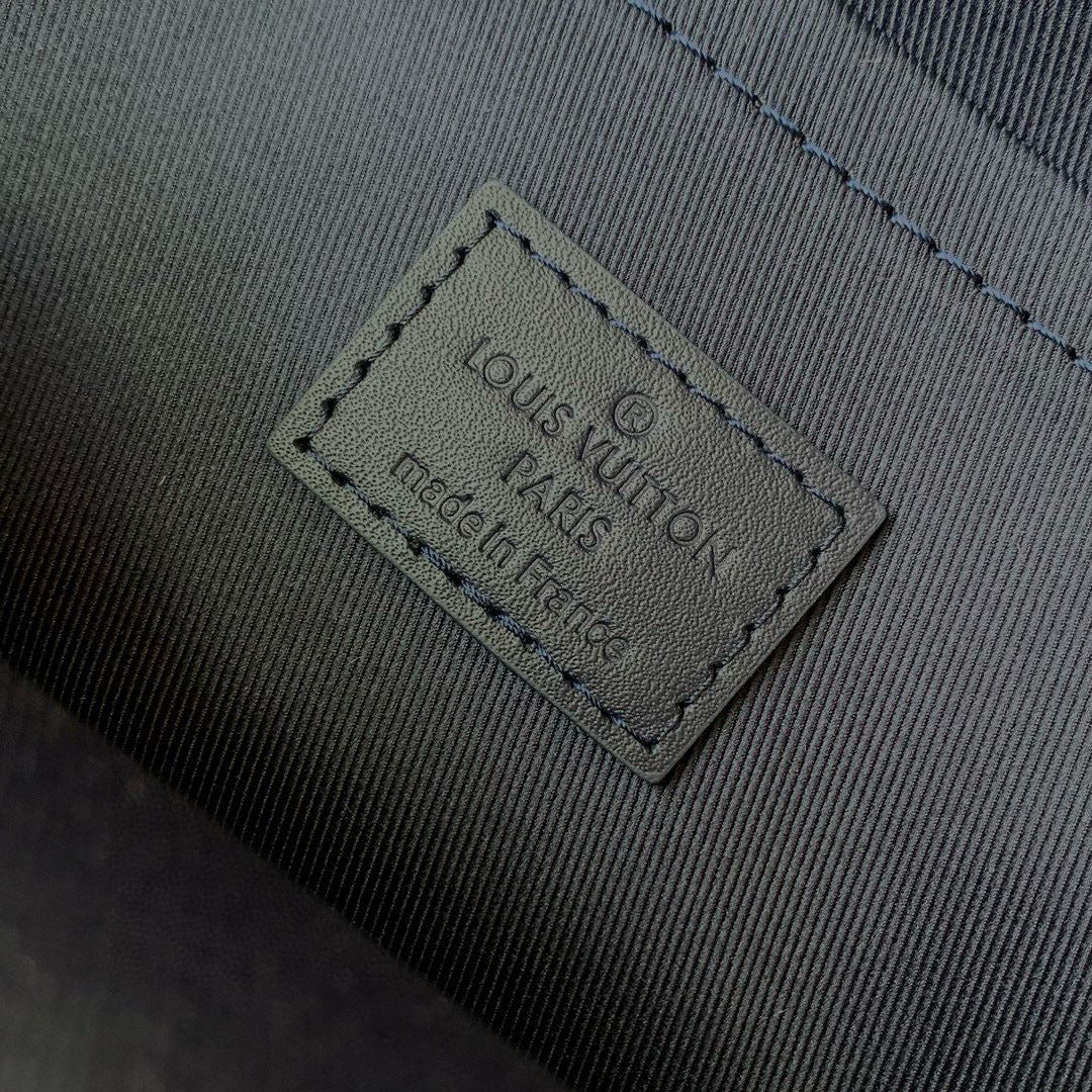 LOU PILOT SLINGBAG
