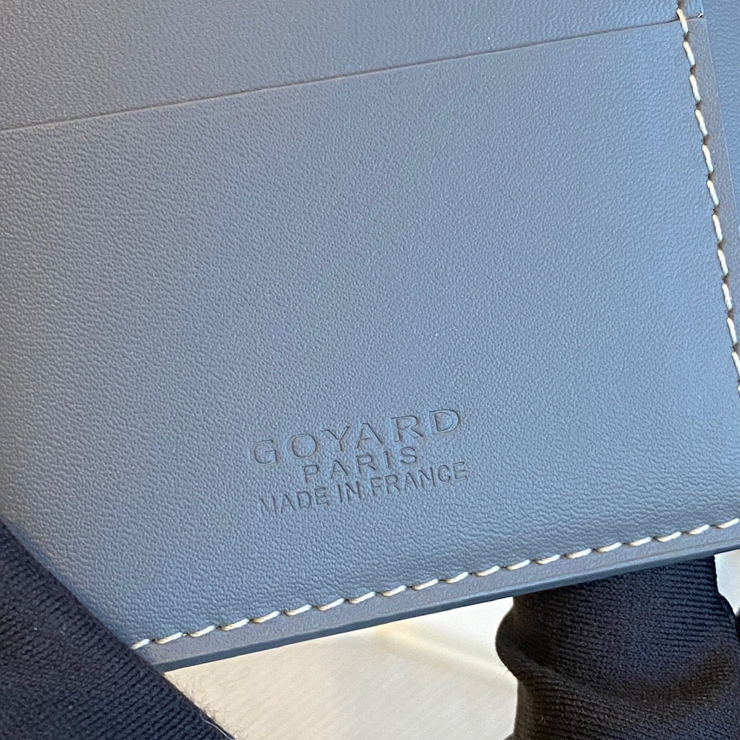 GOYA GRENELLE PASSPORT COVER