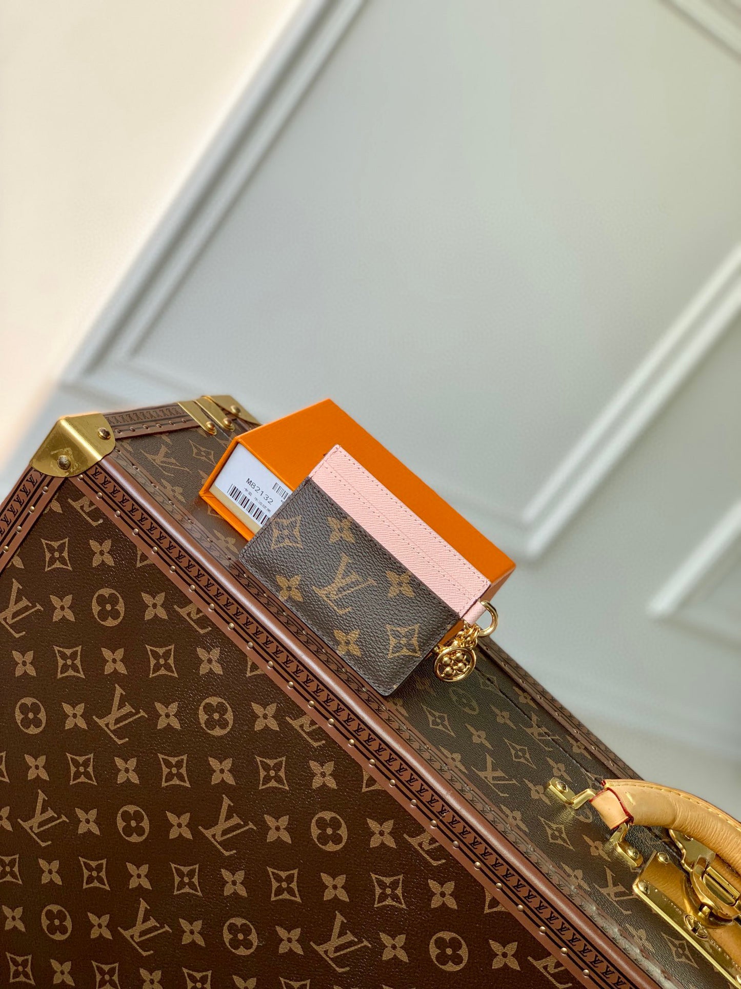 LOU CHARMS CARD HOLDER