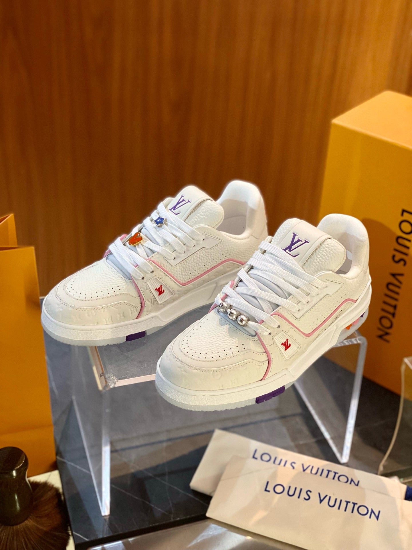 LOU TRAINERS