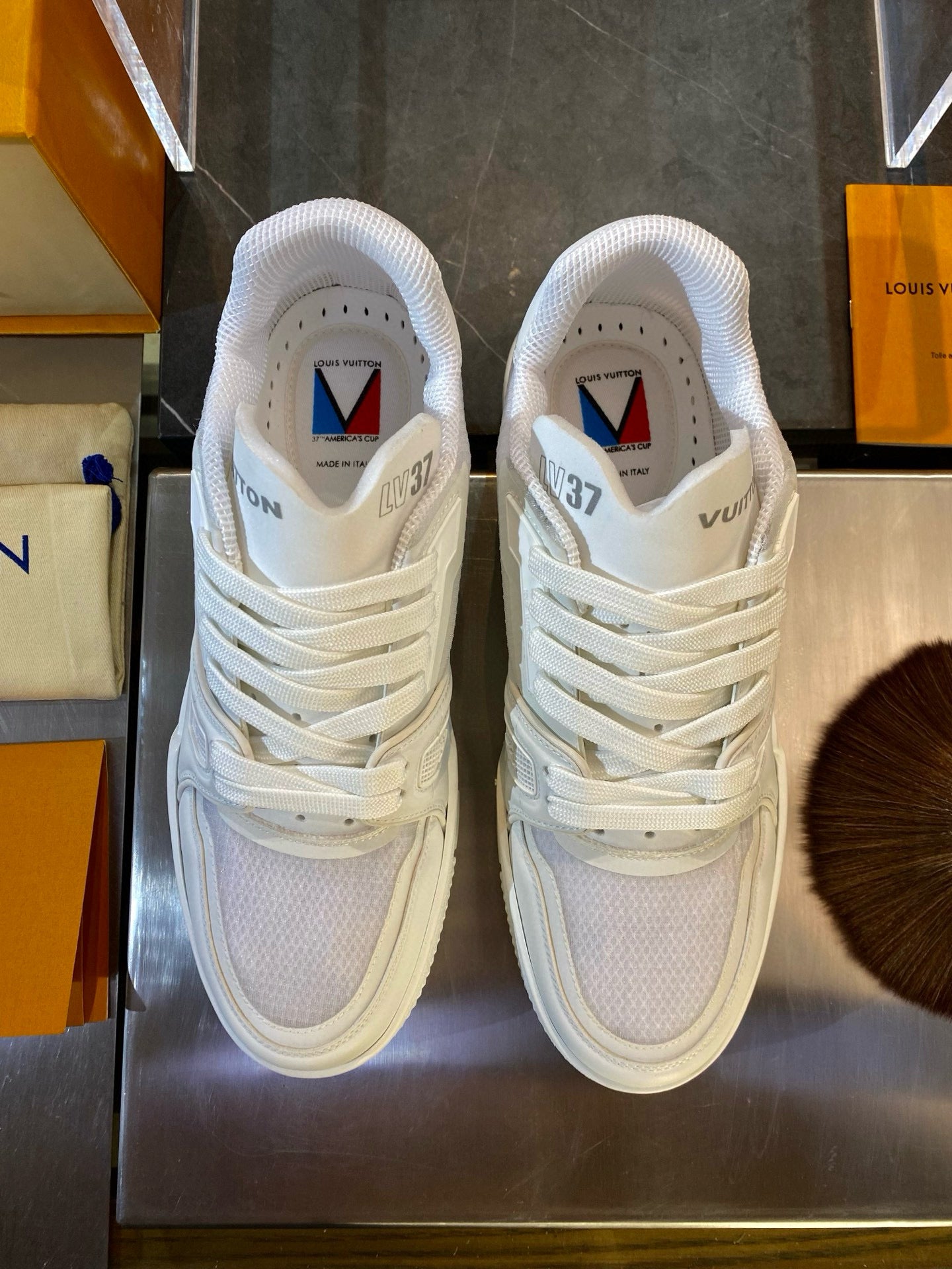 LOU TRAINERS