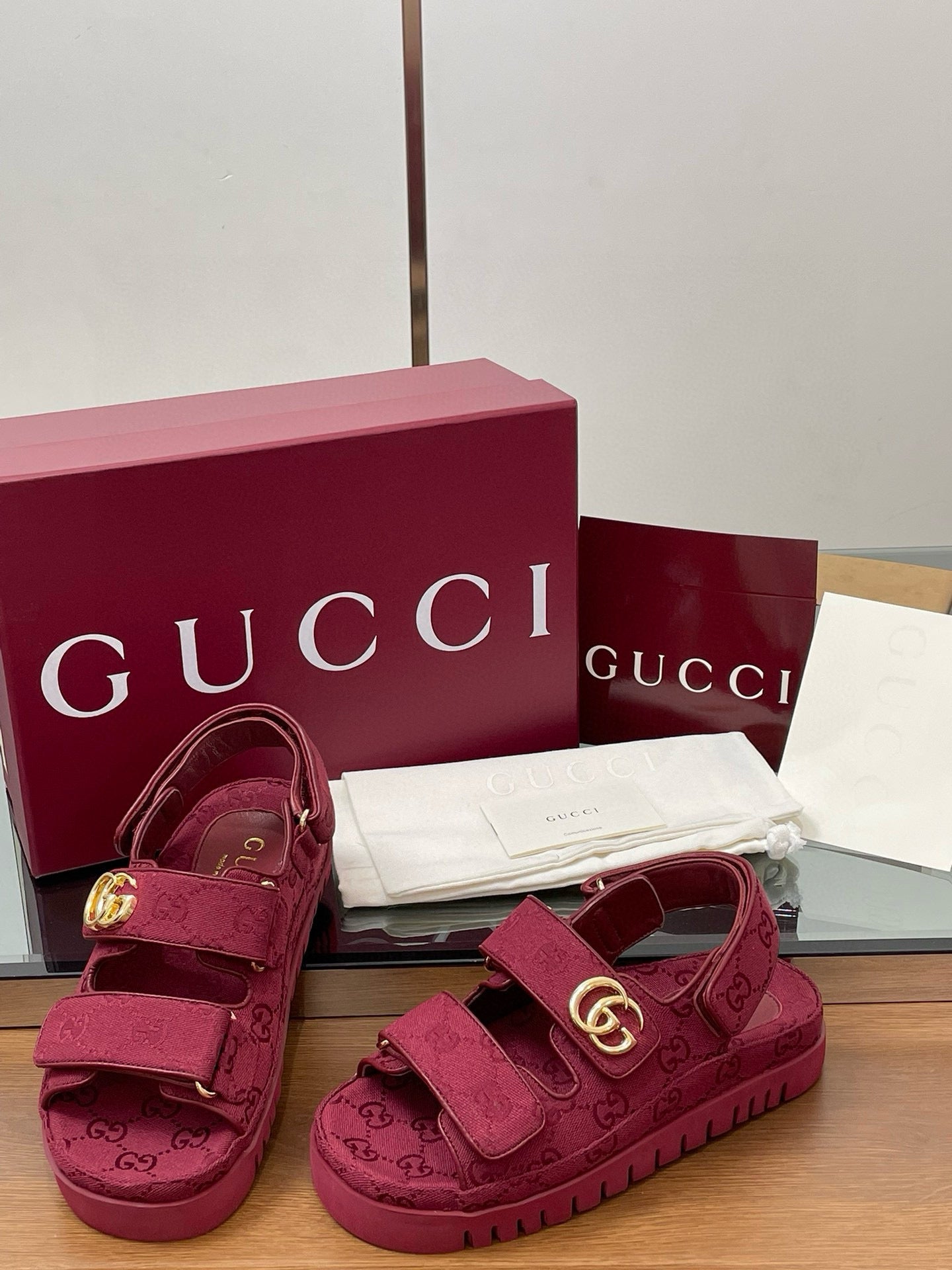 GG SANDALS