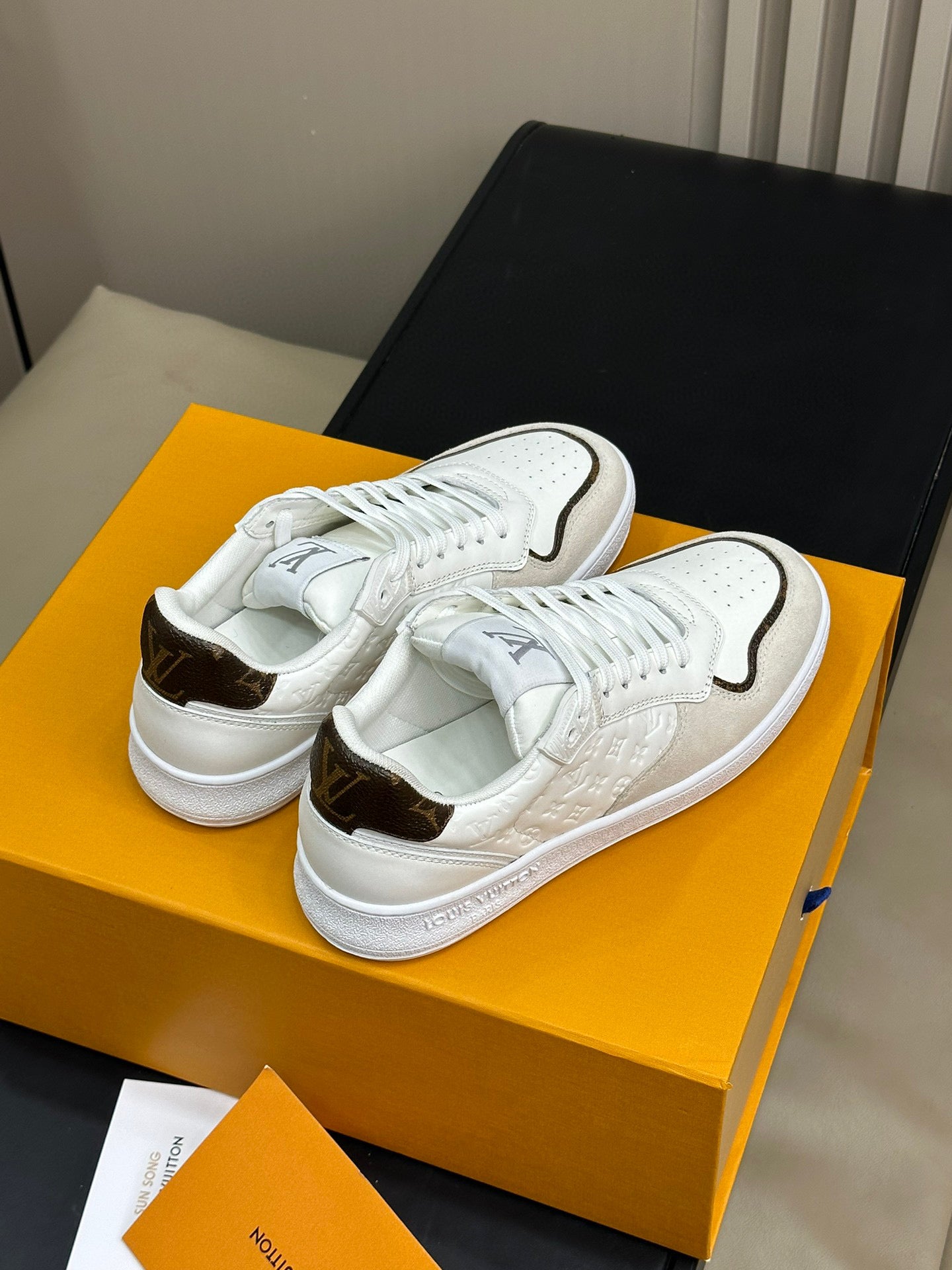LOU TRAINERS