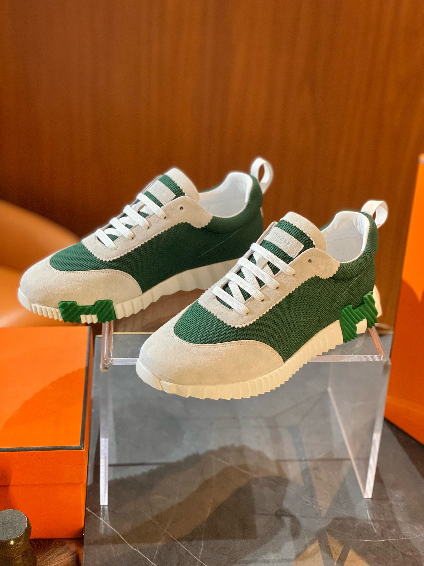 HERM BOUNCING SNEAKERS