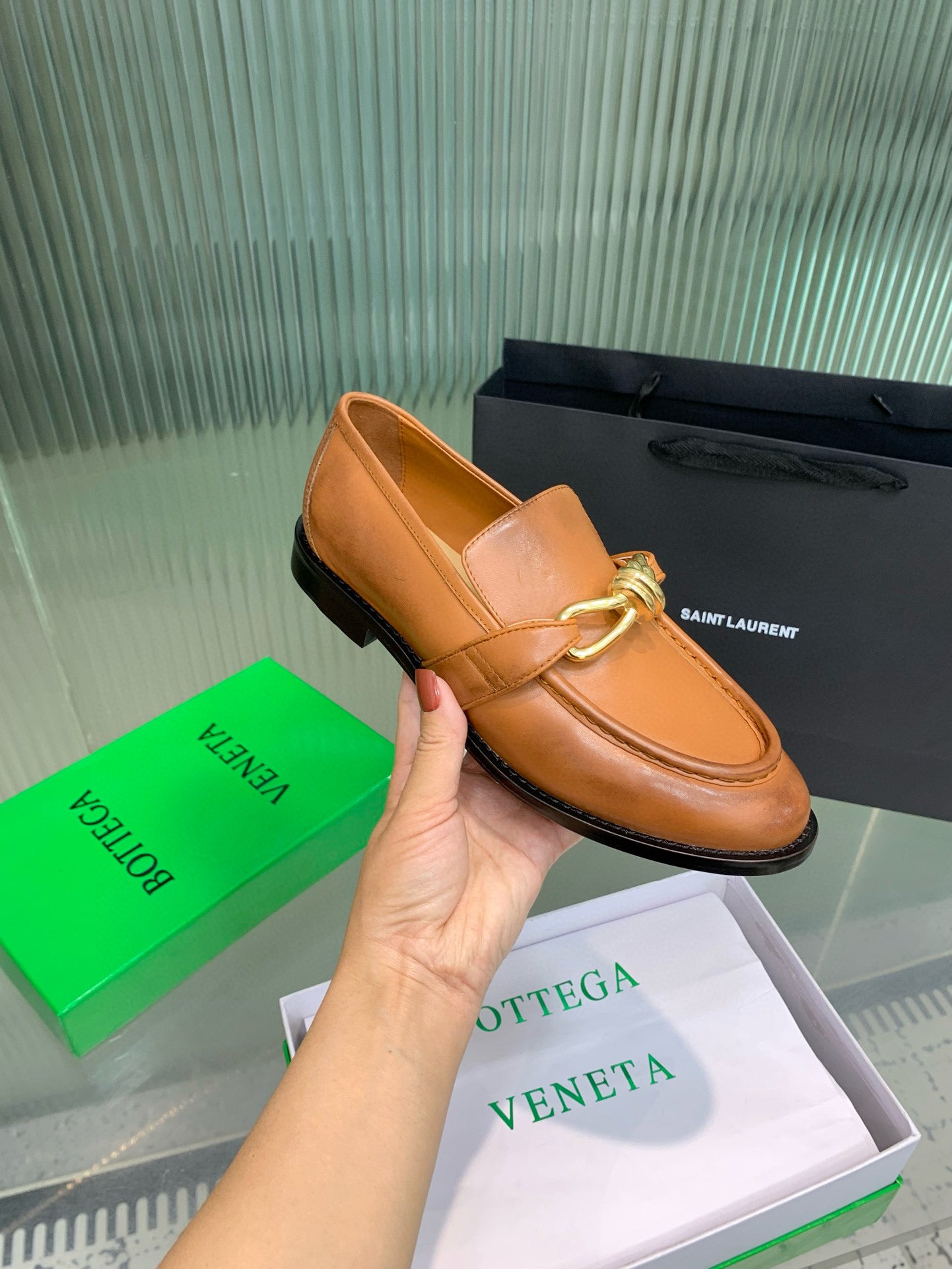 BOTT LOAFERS