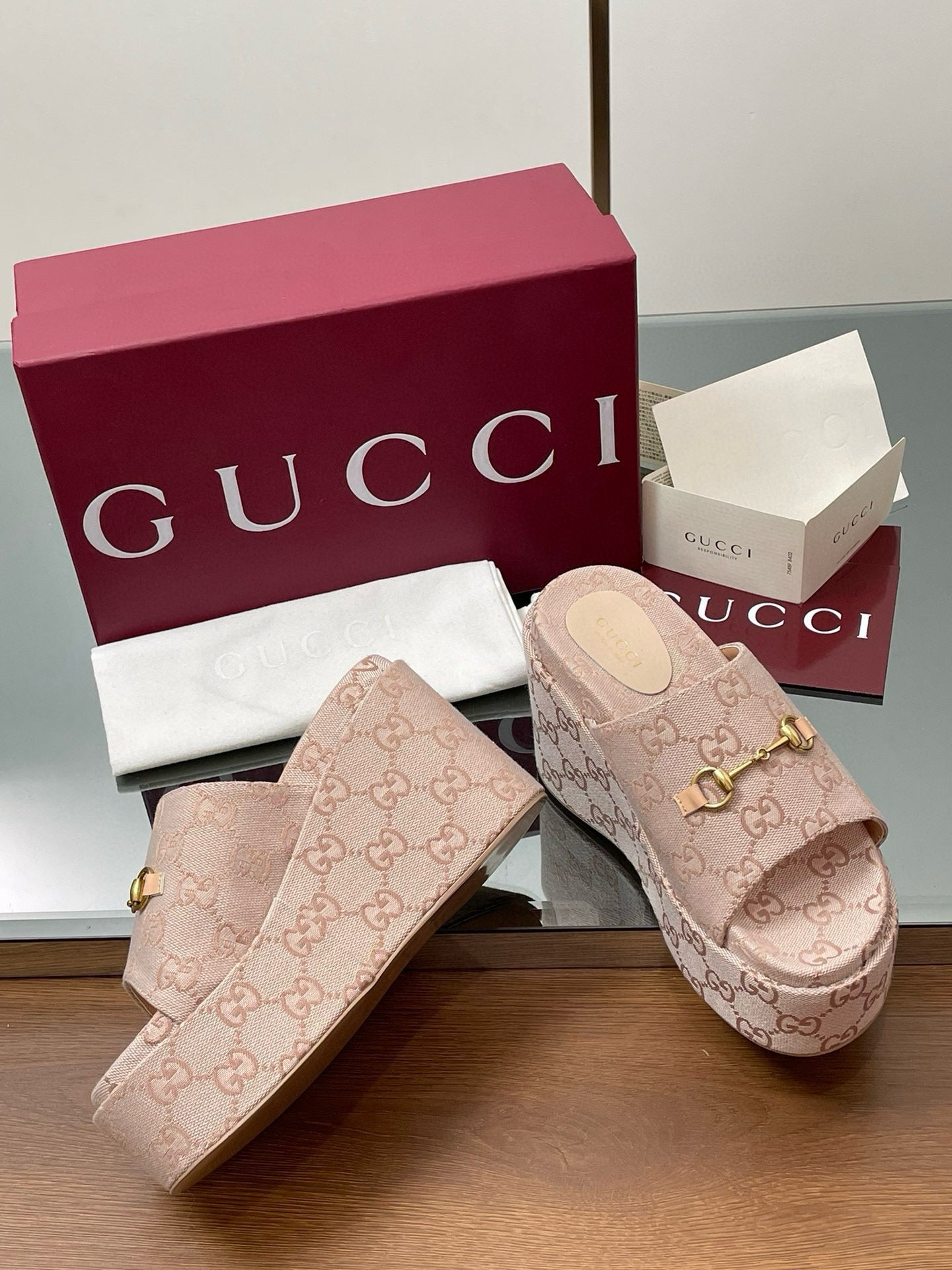 GG WEDGE SANDALS