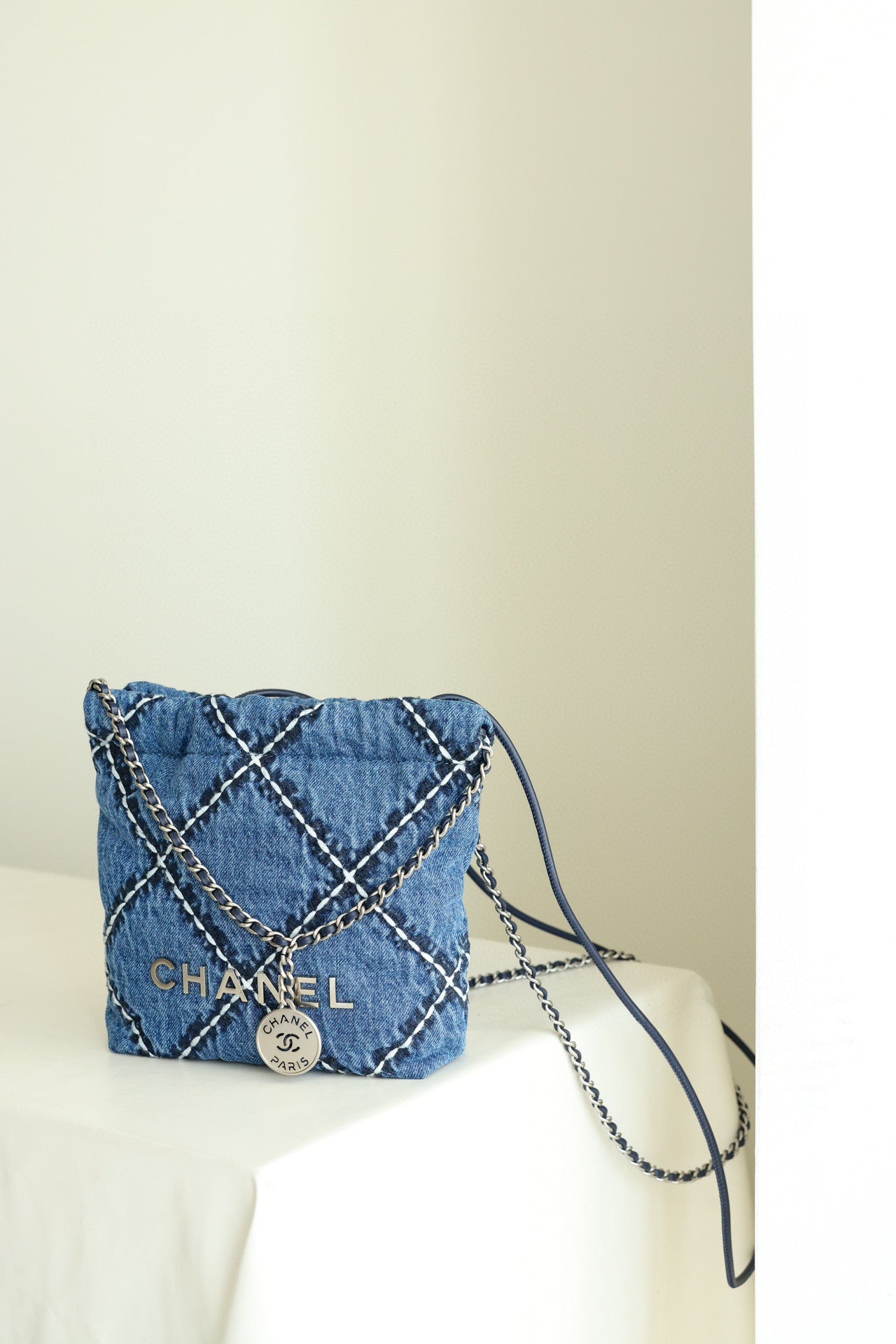 CC 22 MINI HANDBAG