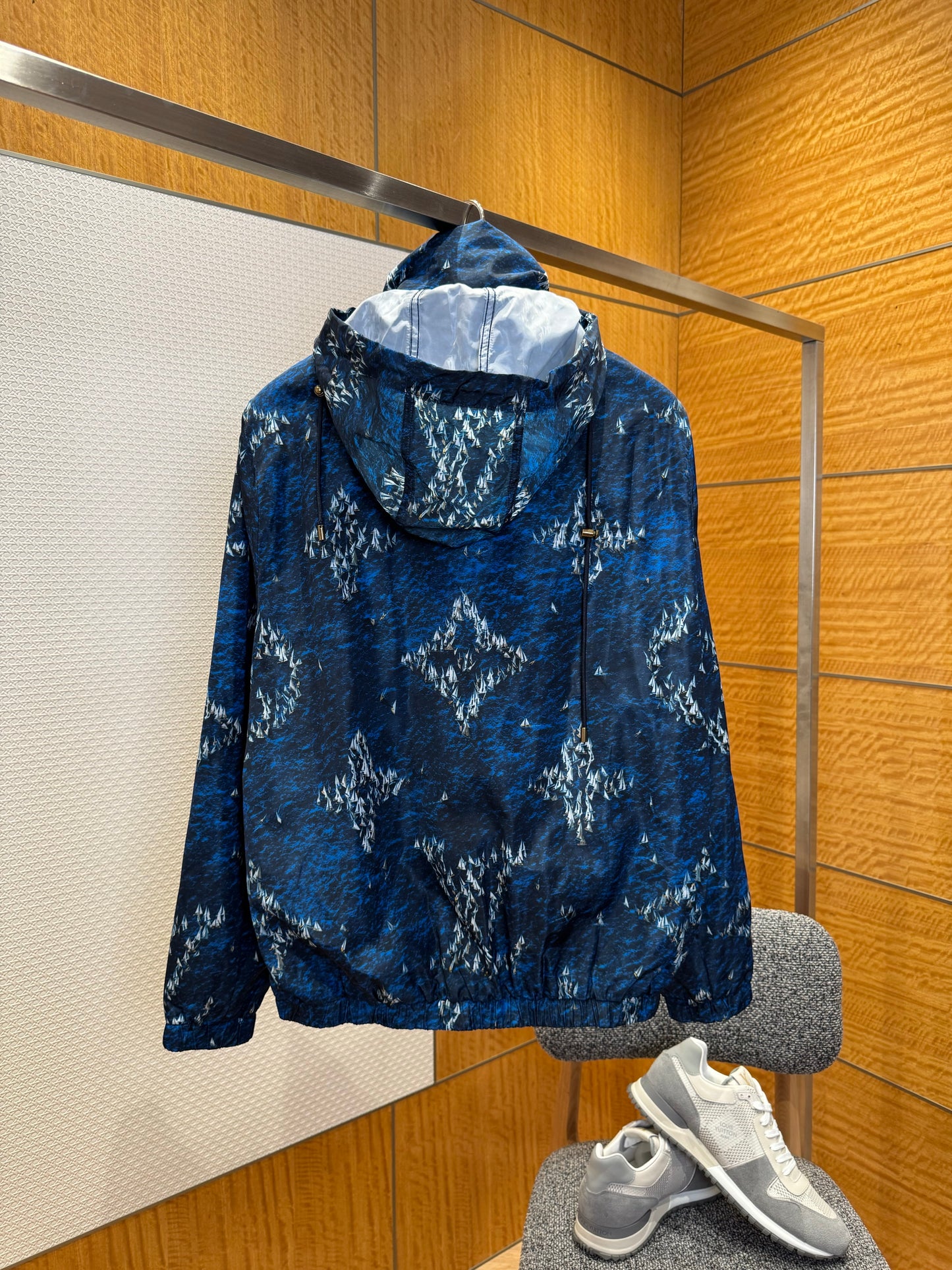 LOU JACKET