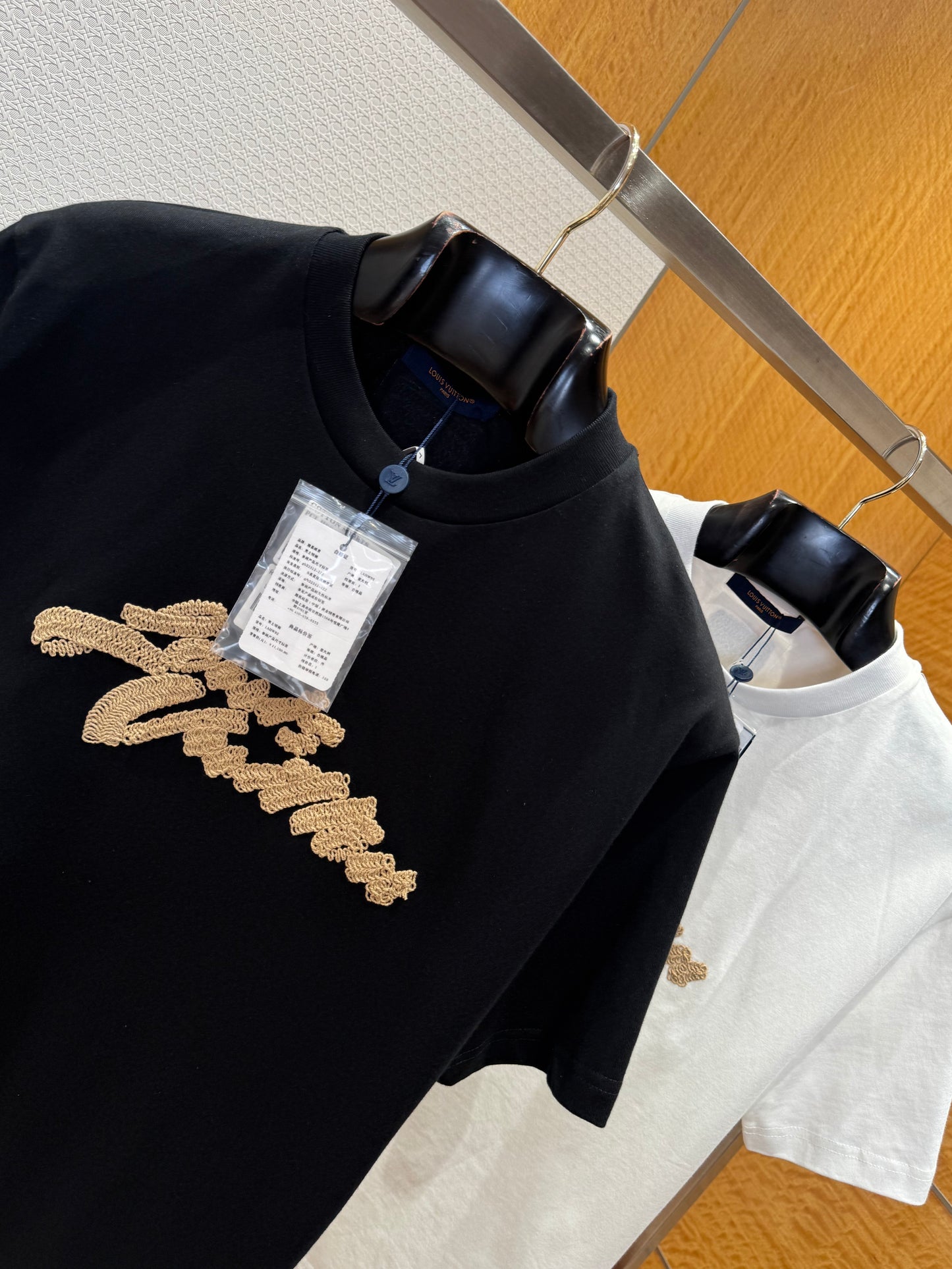 LOU T-SHIRT