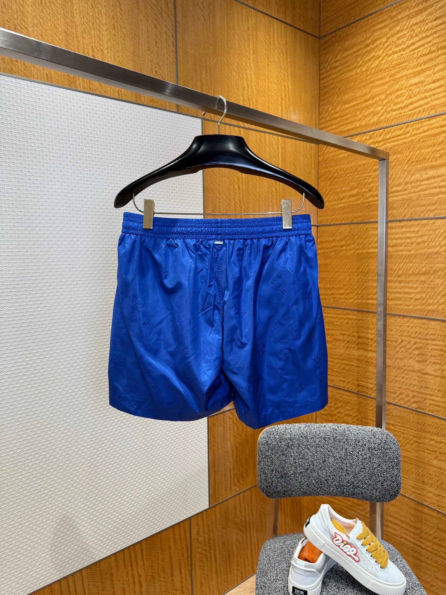 LOU SHORTS