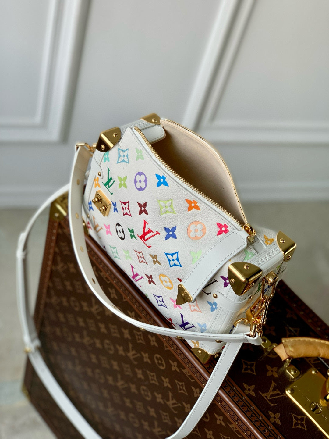LOU x MURAKAMI SIDE TRUNK MM BAG