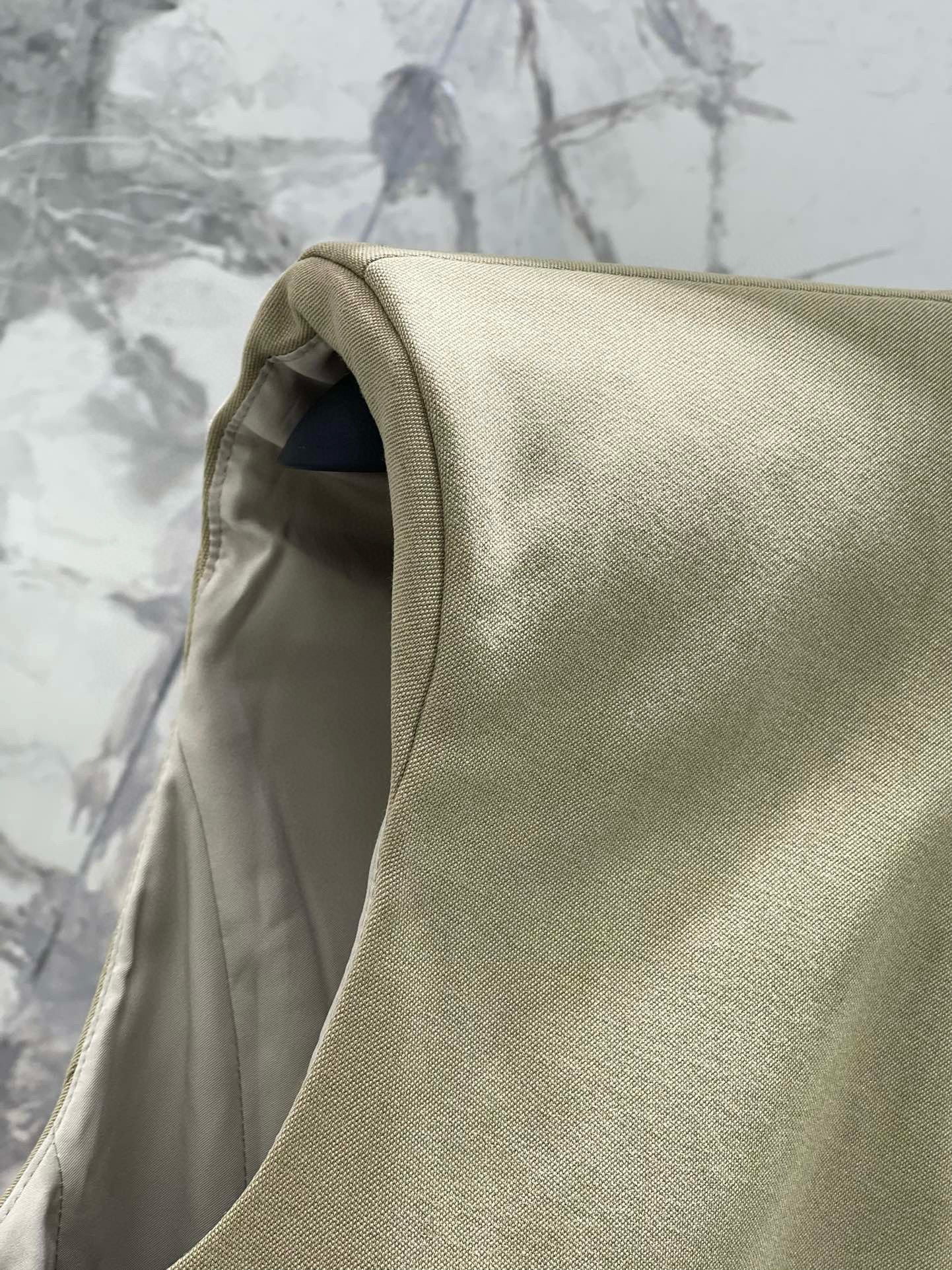 BALM VEST
