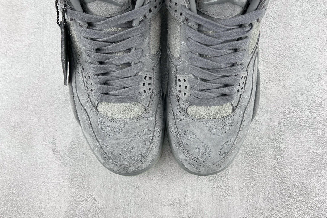 NIKE JORDAN 4