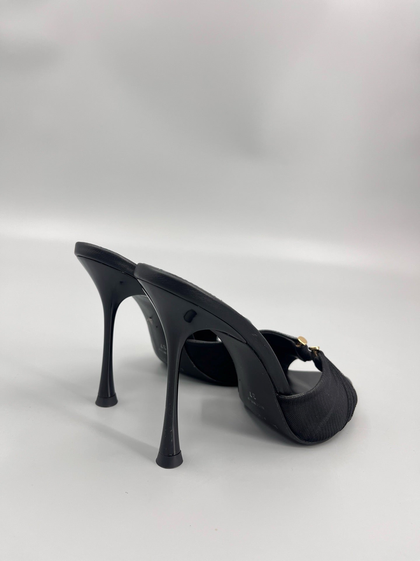 SL HEELS