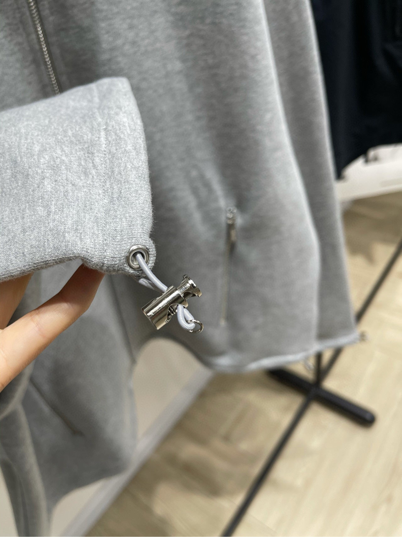 MIU M ZIP SWEATSHIRT