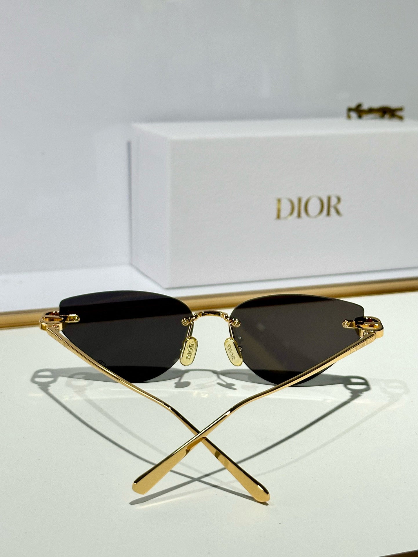 CD SUNGLASSES