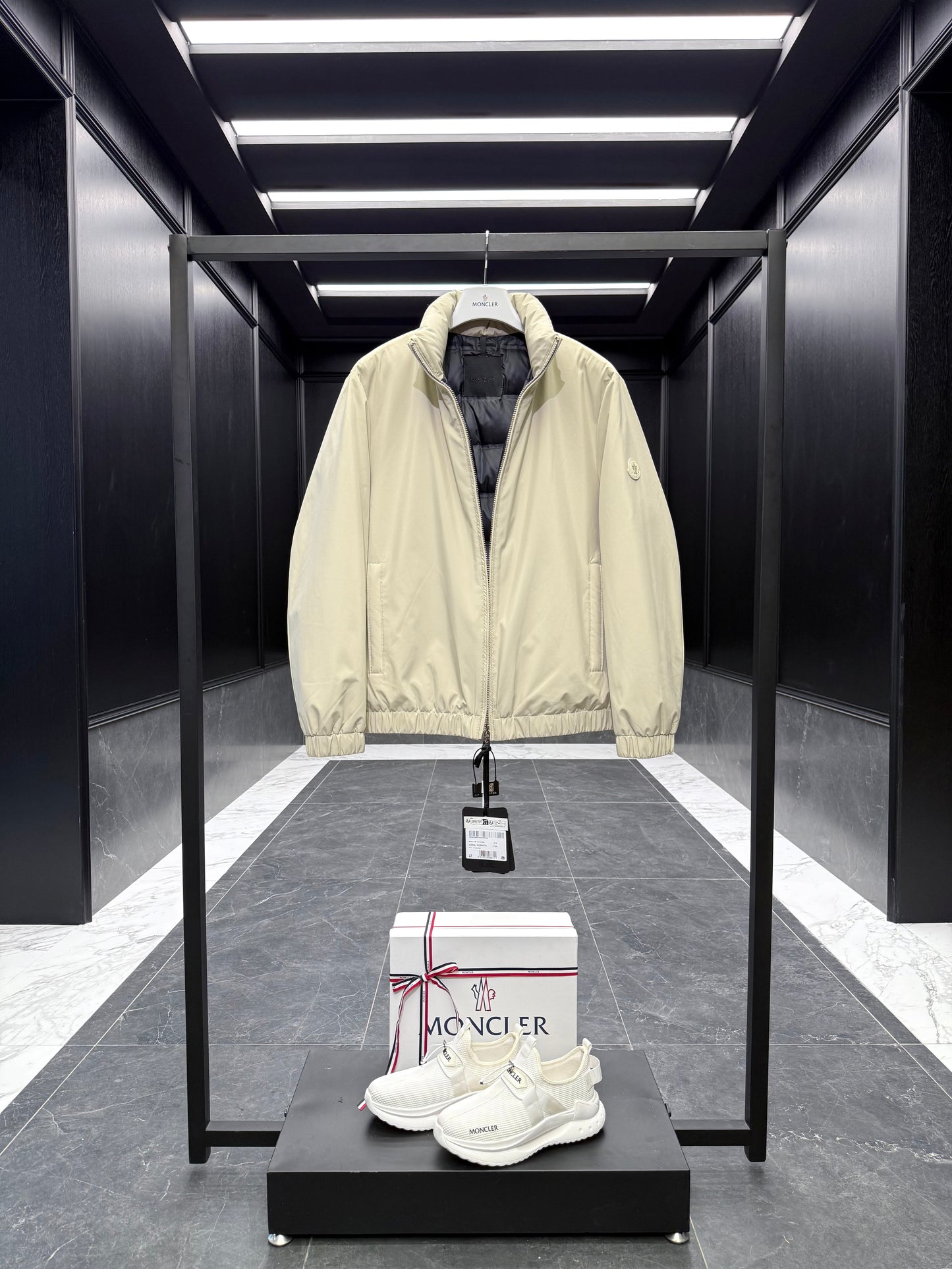 MONC LUSERNA JACKET