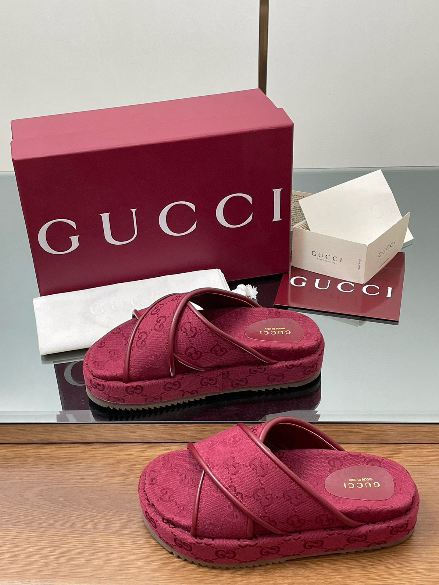 GG SANDALS