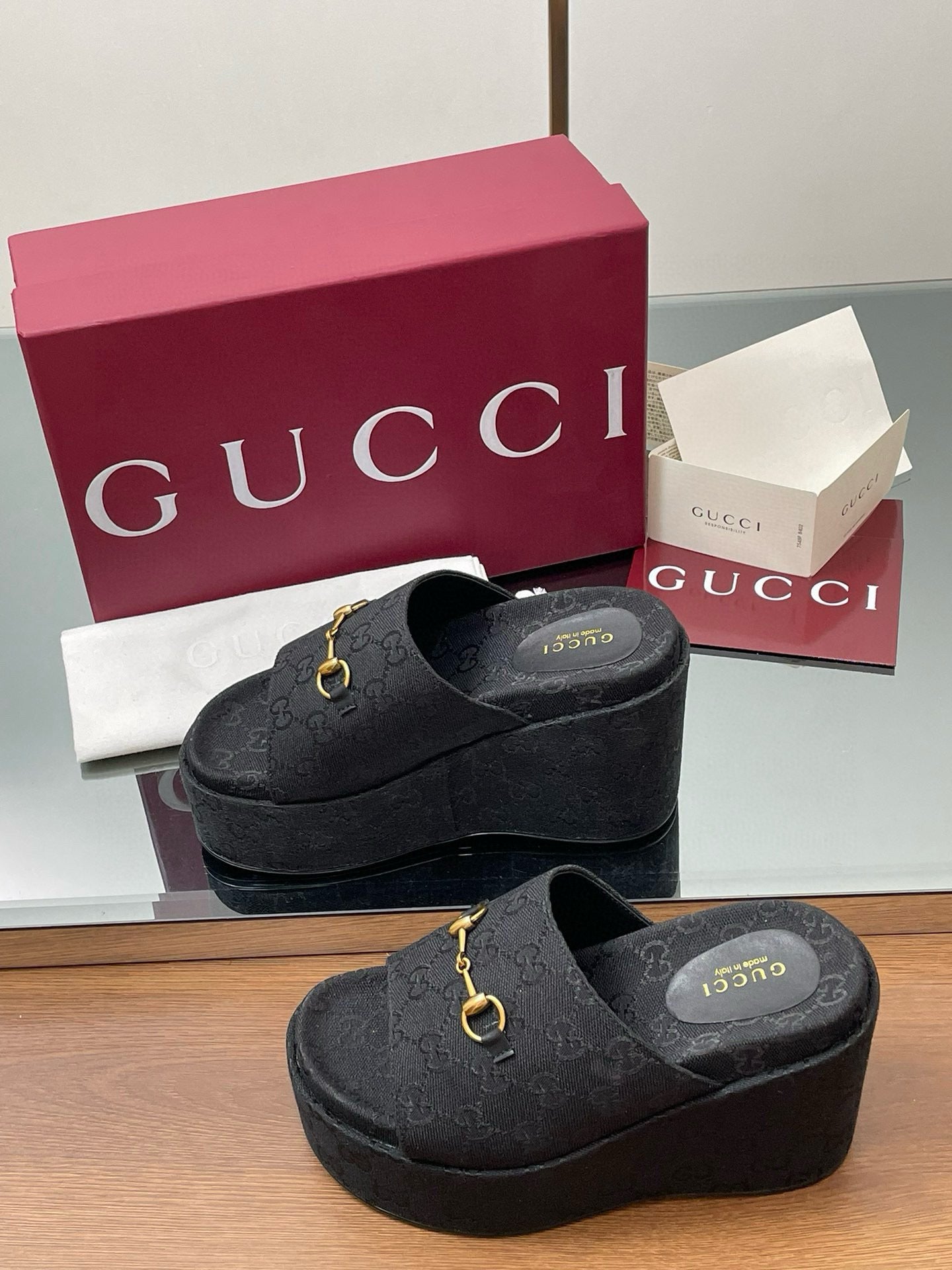 GG WEDGE SANDALS