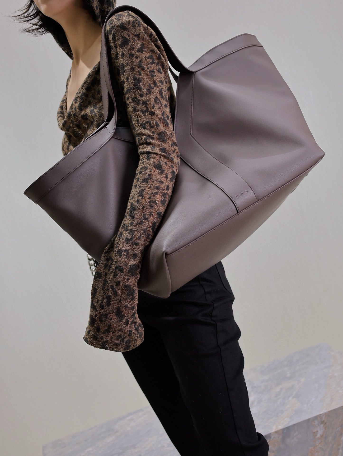 SL Y TOTE IN LEATHER BAG