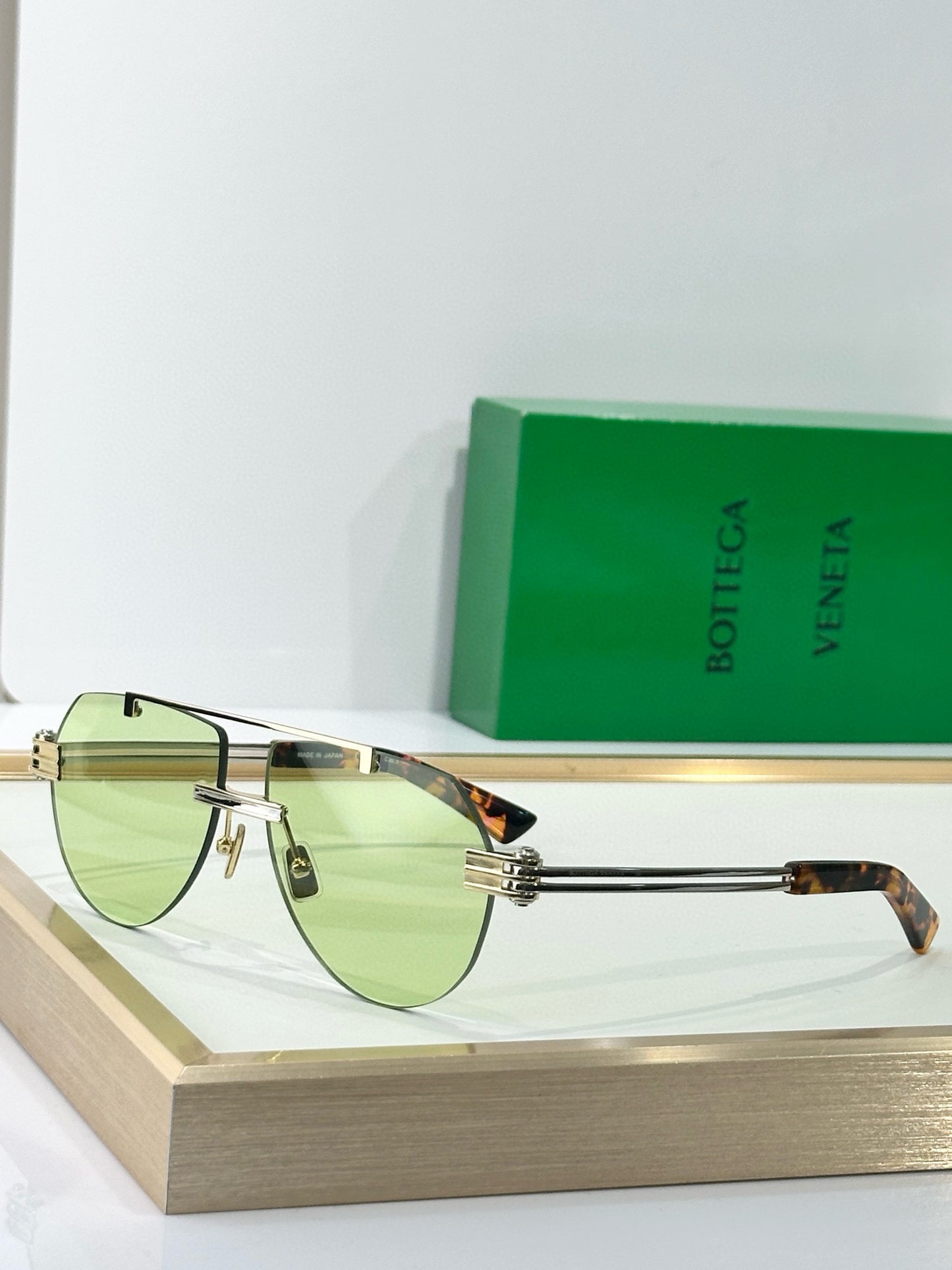 BOTT SUNGLASSES