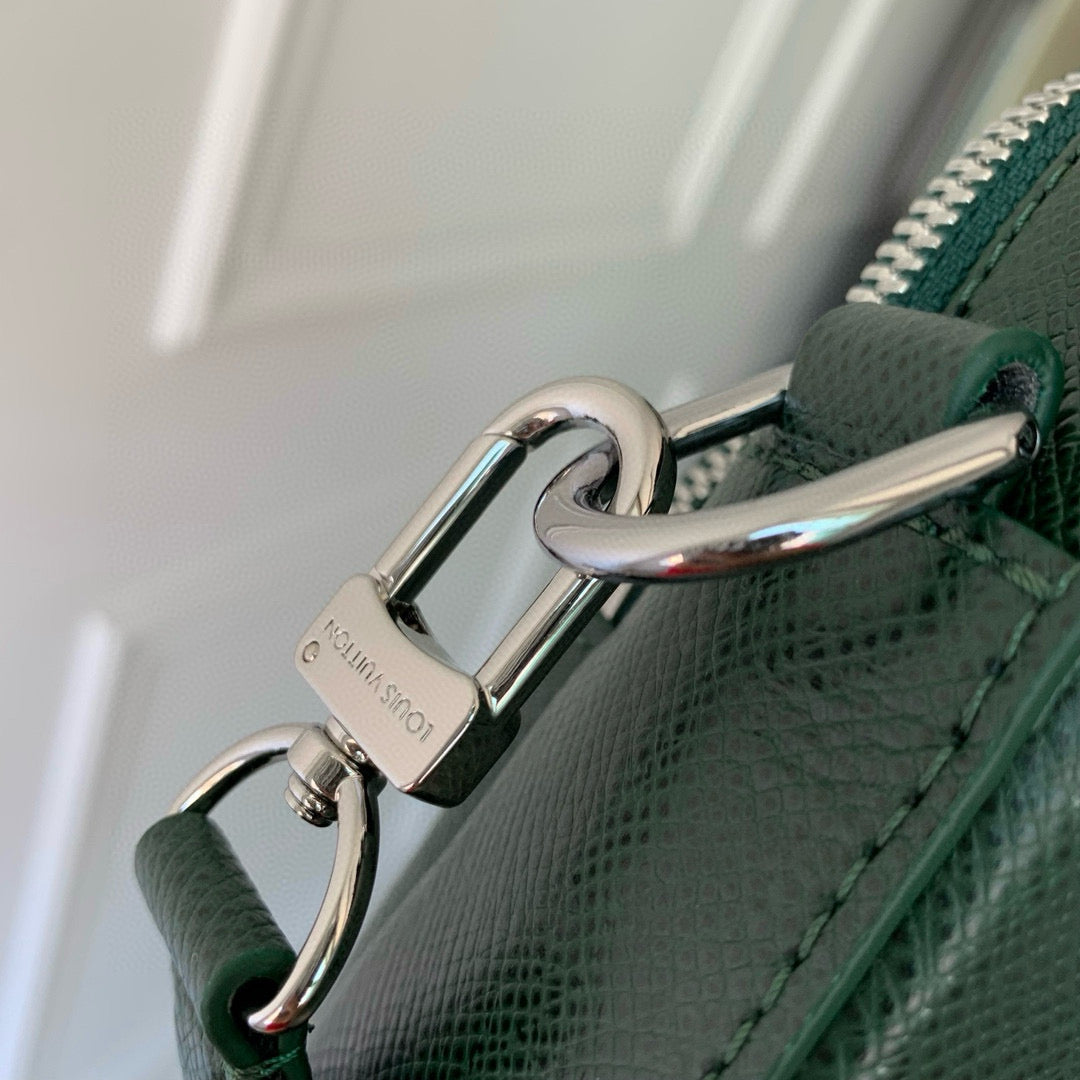 LOU AVENUE MESSENGER BAG