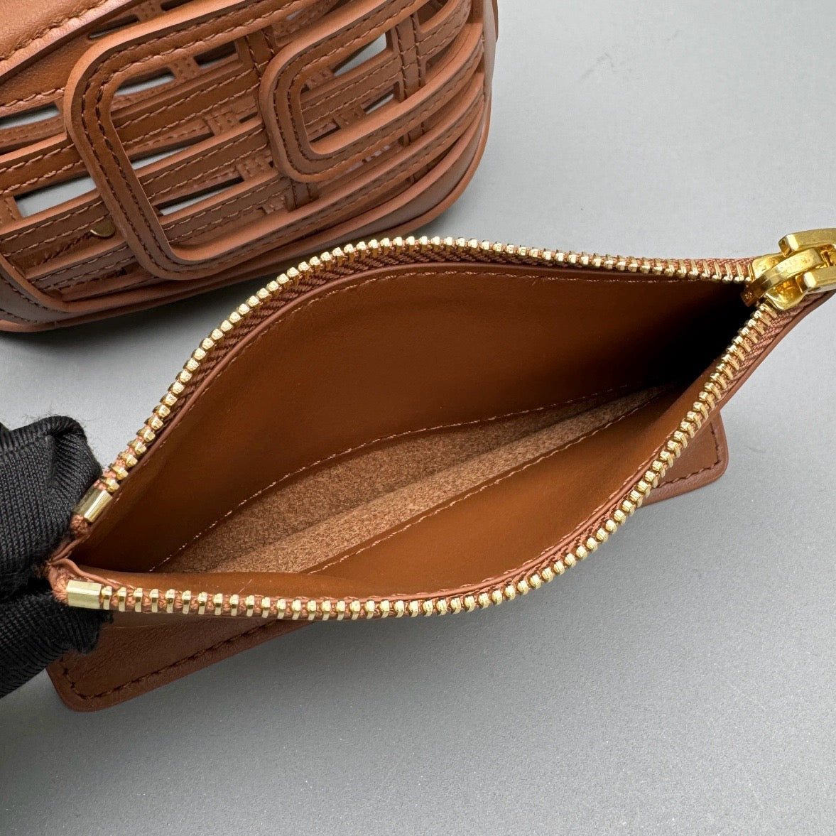 MIU M LEATHER BASKET BAG