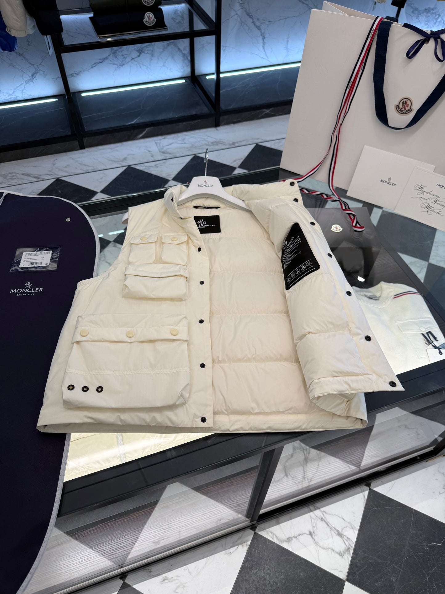 MONC TONGASS VEST