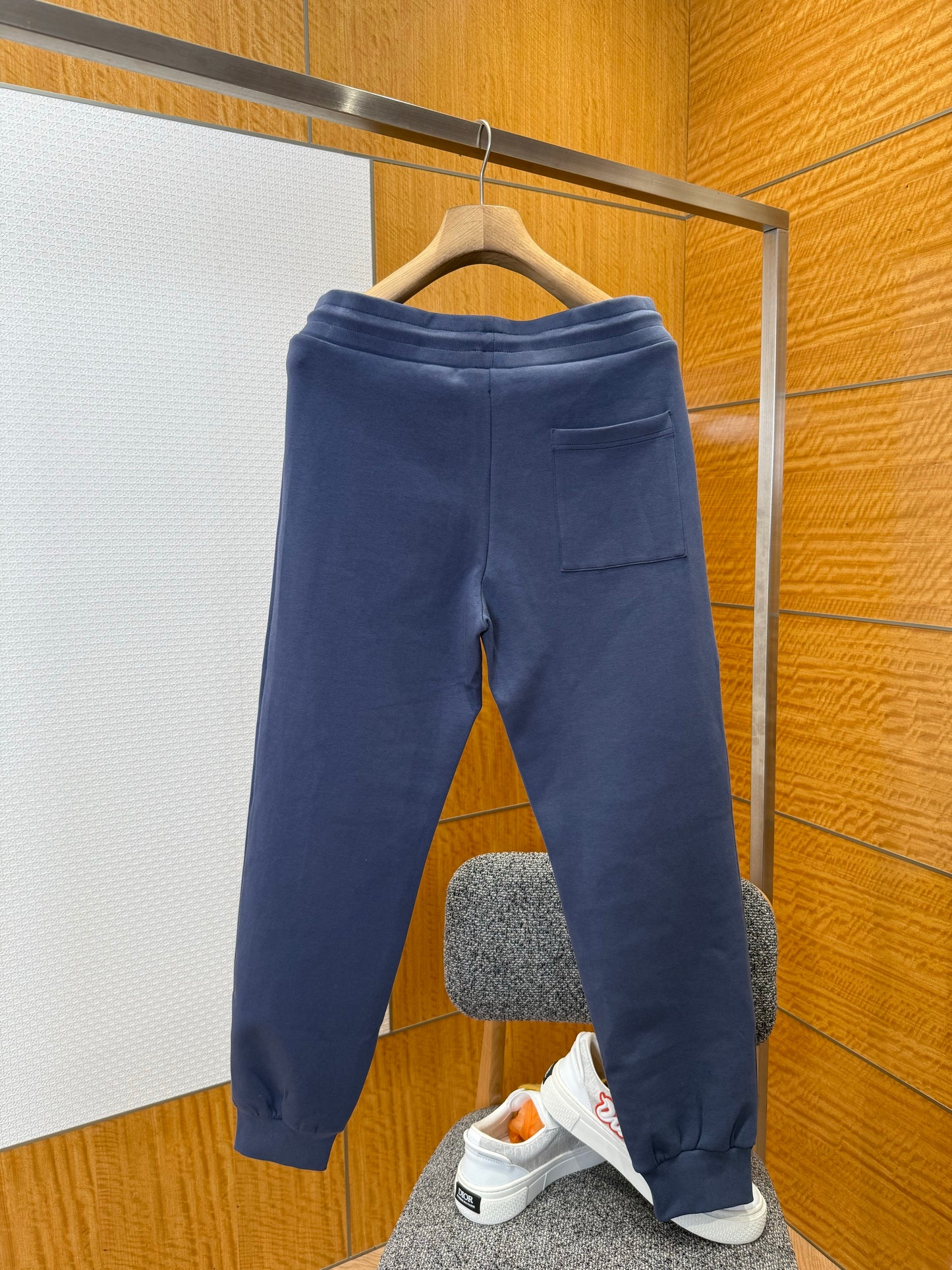 LOU JOGGERS