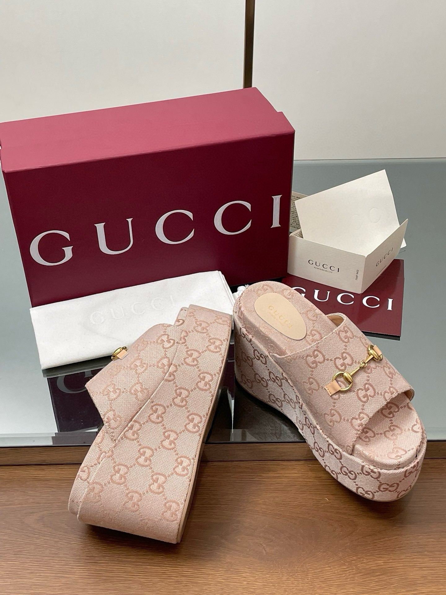 GG WEDGE SANDALS