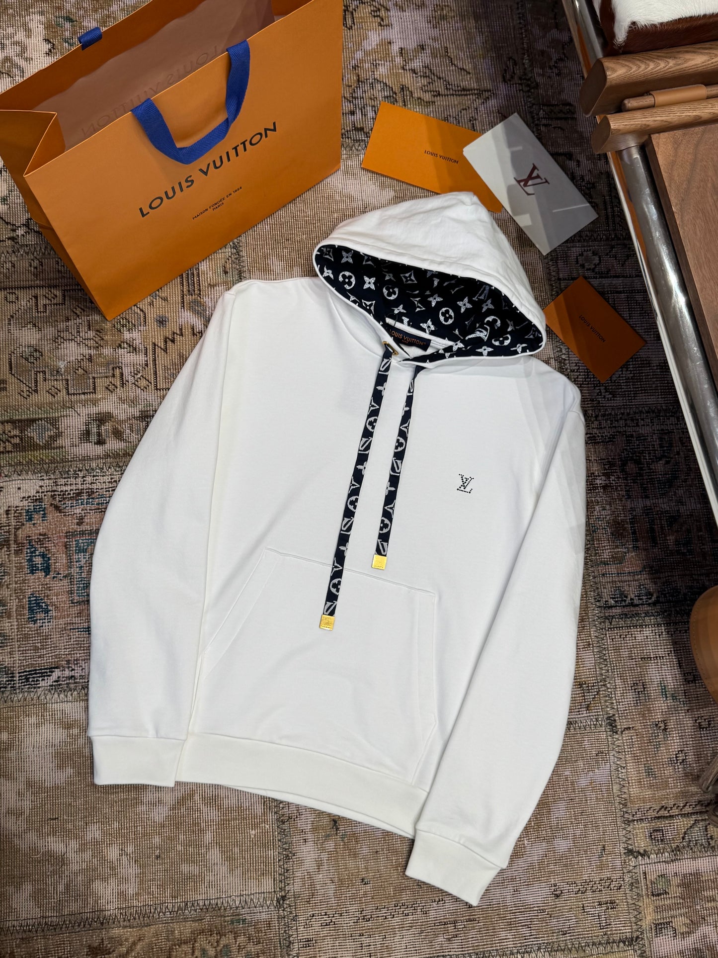 LOU HOODIE