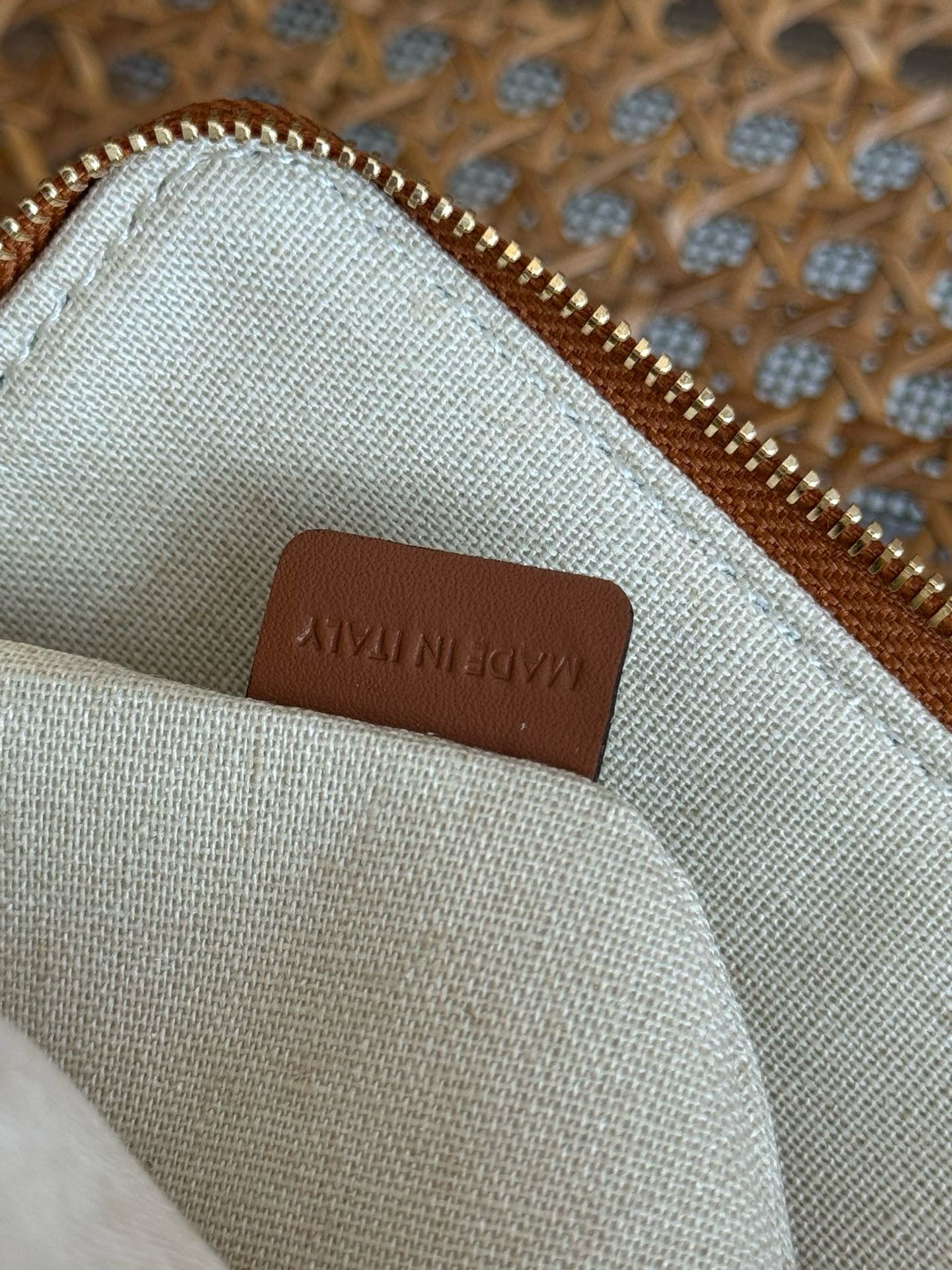 CEL SMALL POUCH WITH STRAP