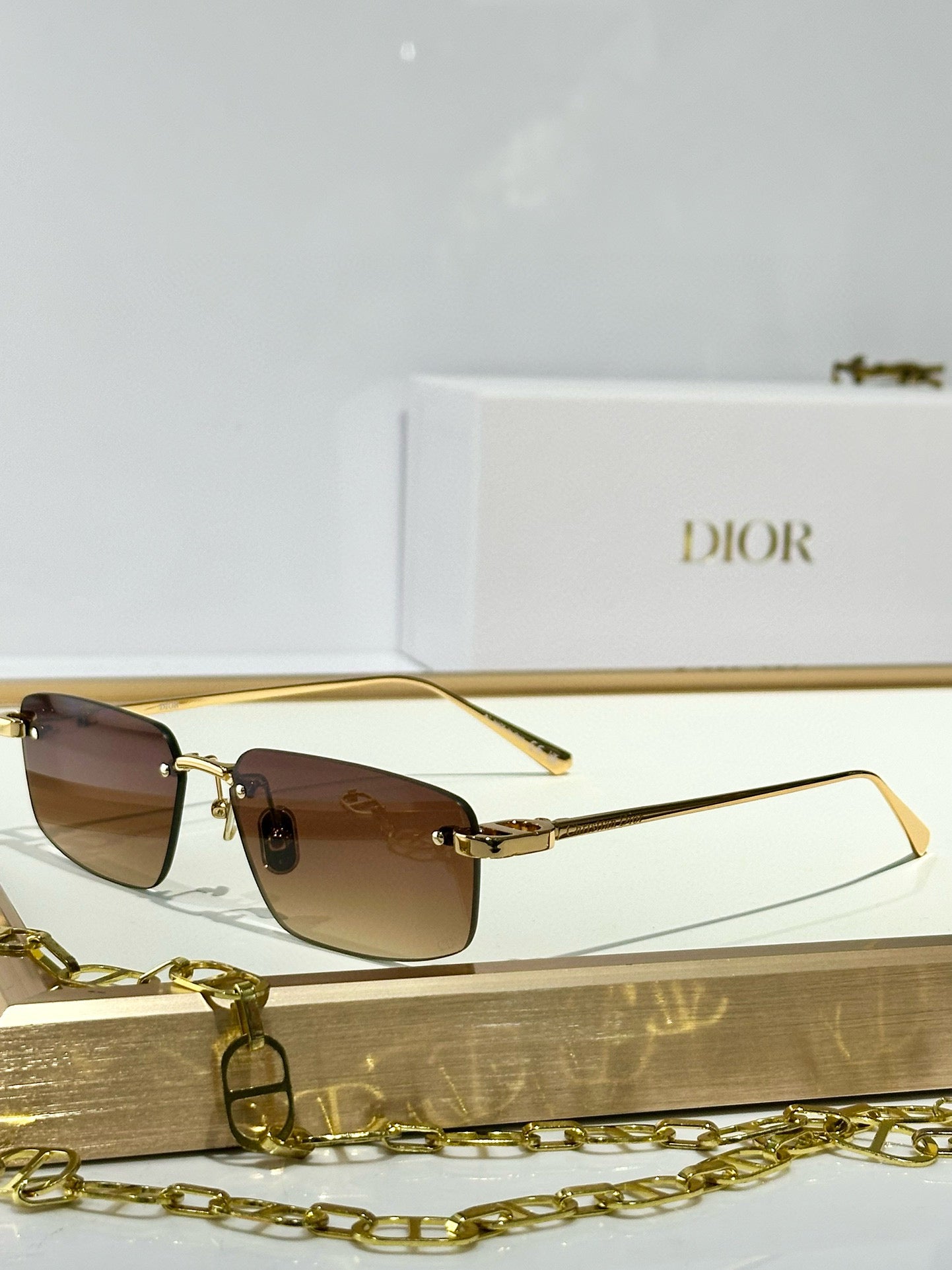 CD SUNGLASSES