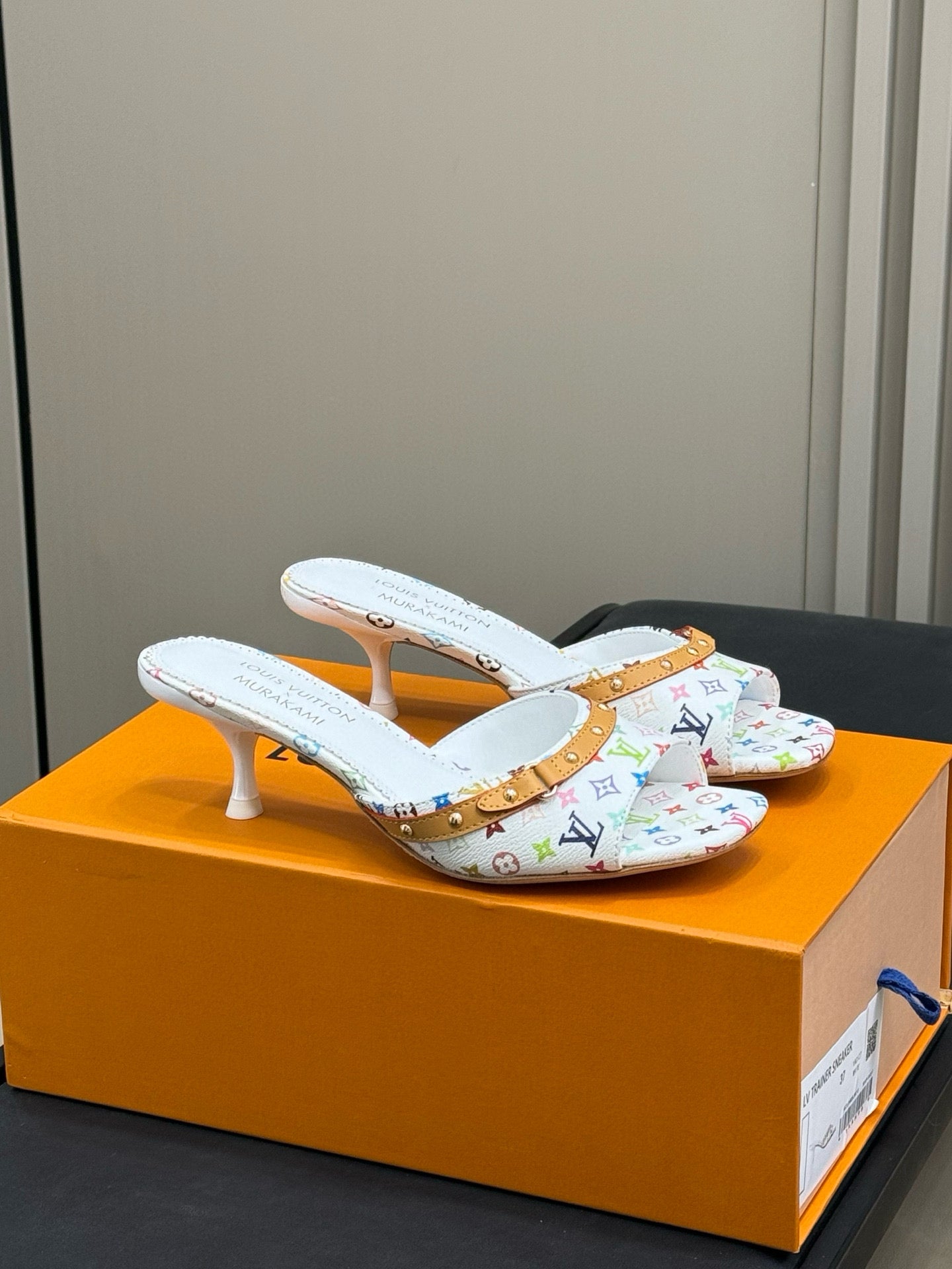 LOU HEELS