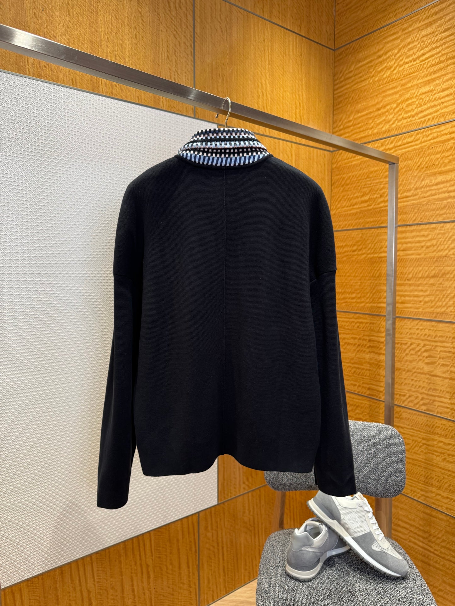 LOU ZIP SWEATSHIRT